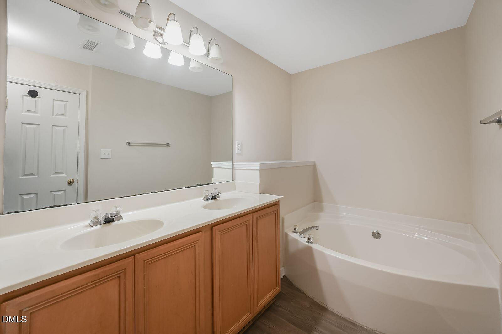 206 Bell Tower Way Property Photo 11