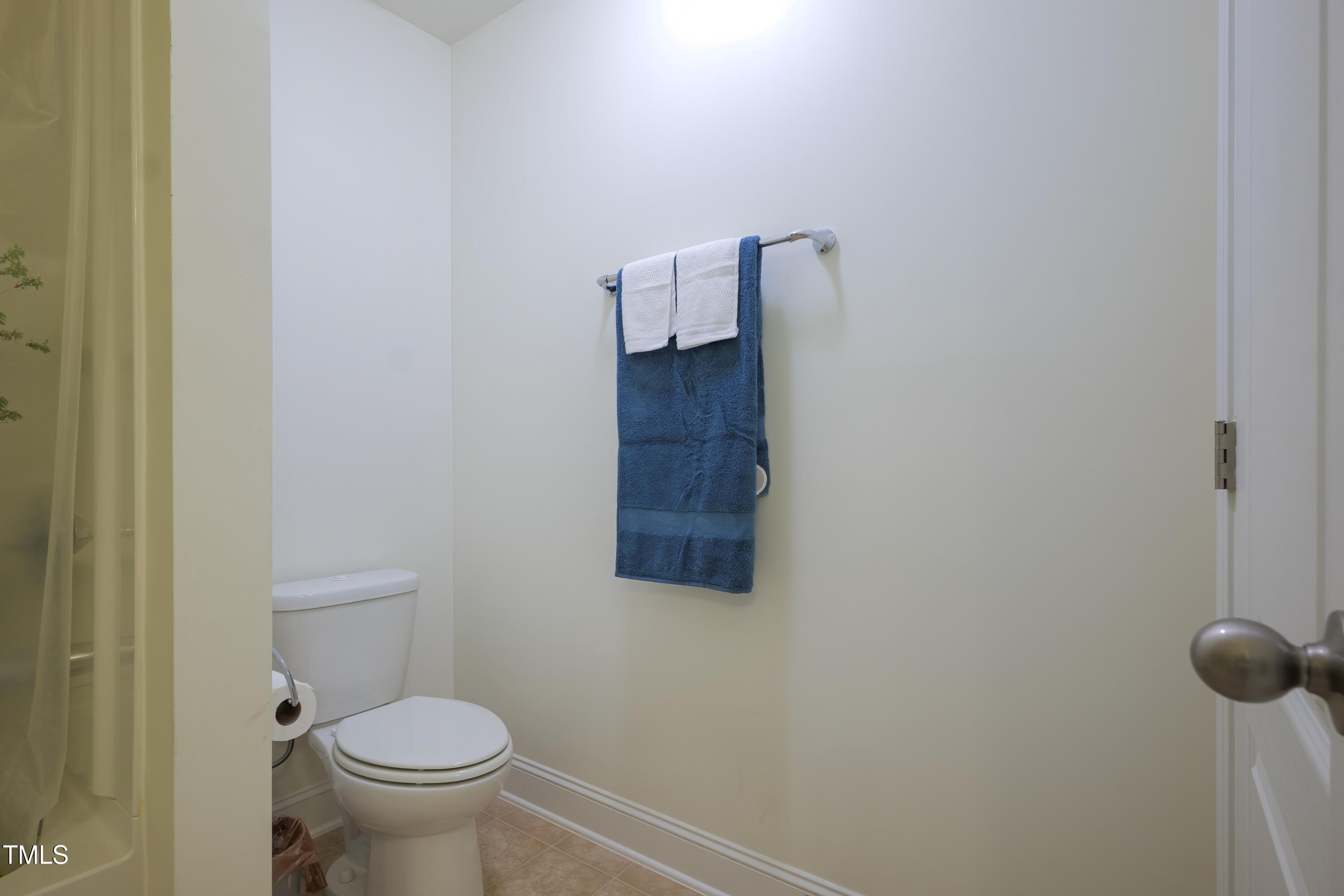 411 Alamosa Place Property Photo 9