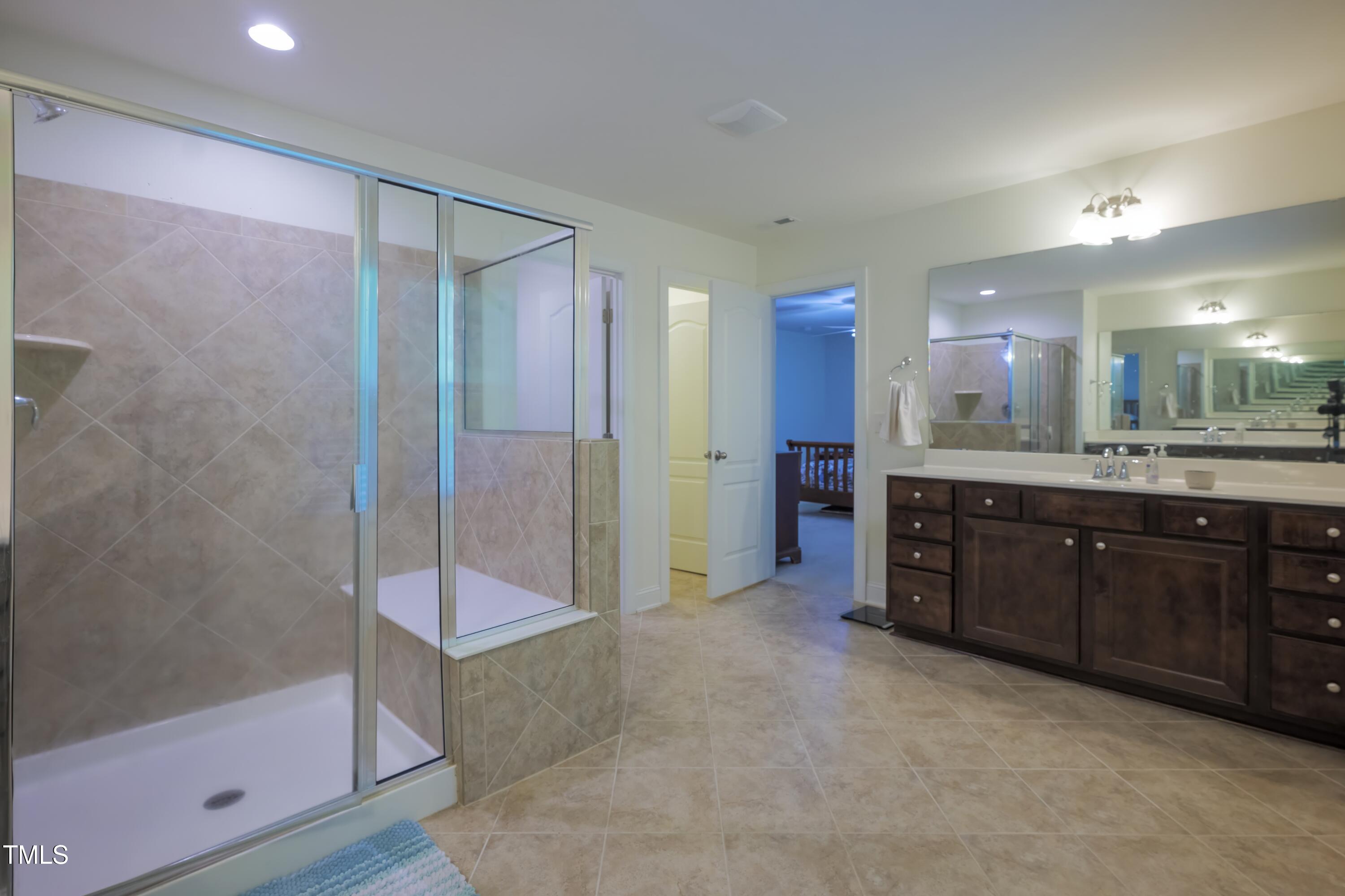 411 Alamosa Place Property Photo 20