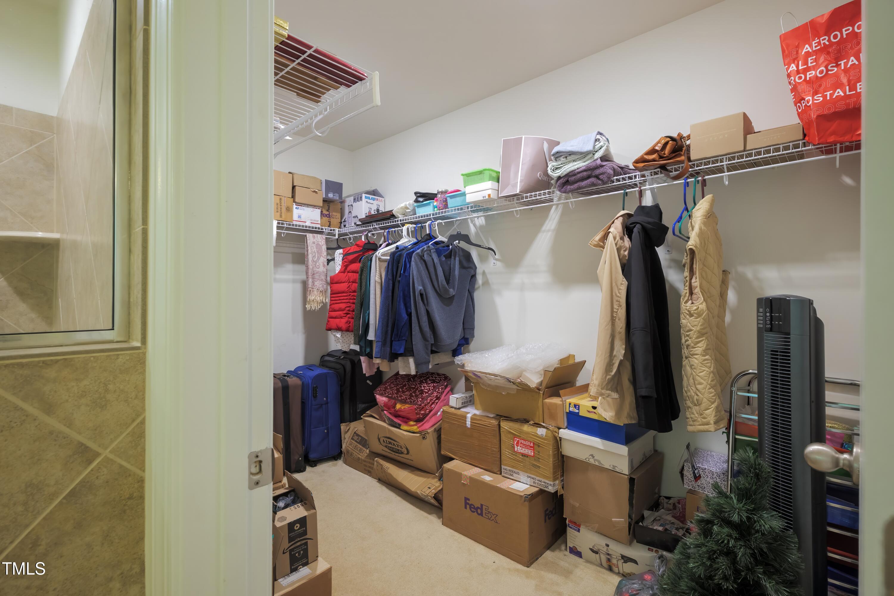 411 Alamosa Place Property Photo 23