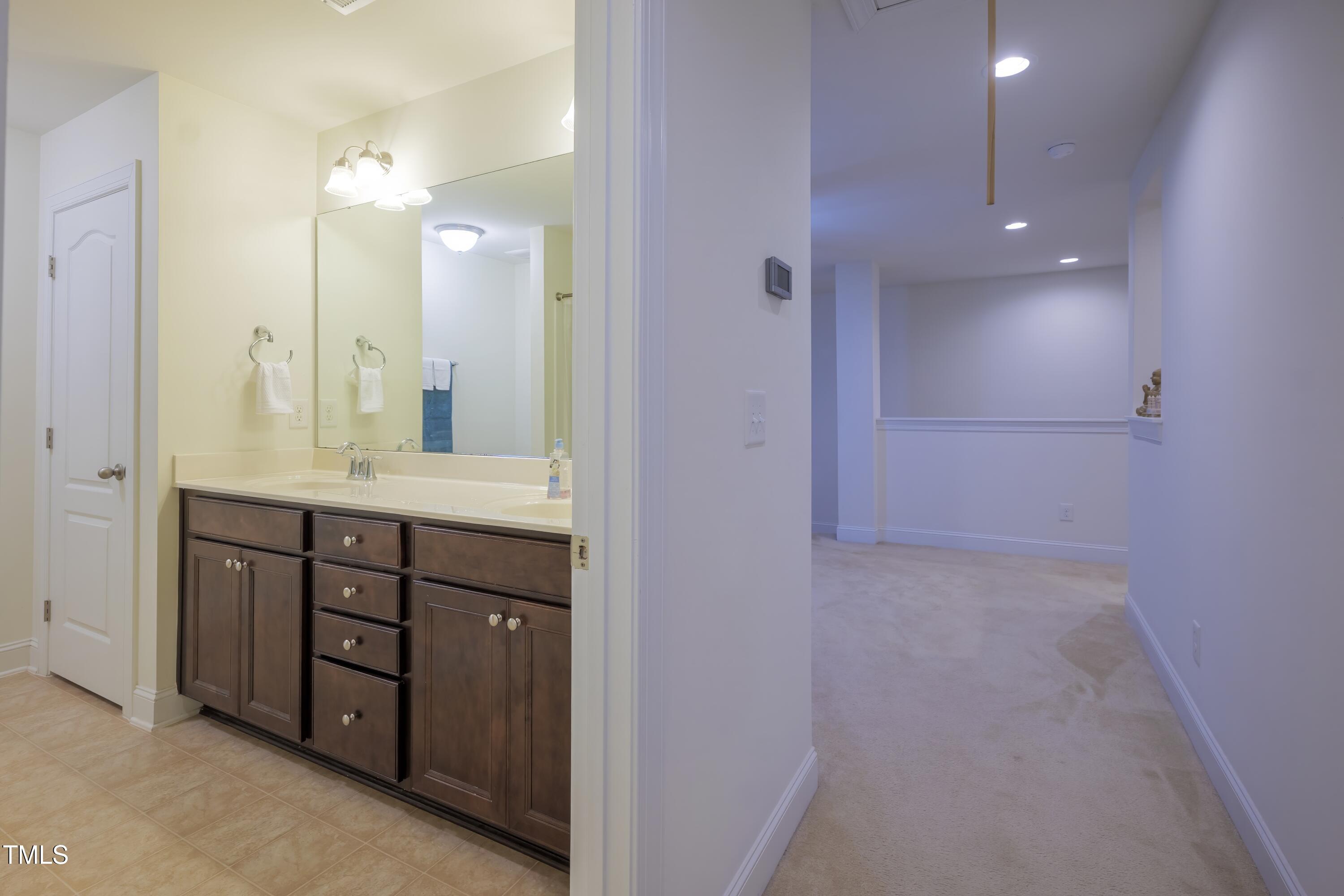 411 Alamosa Place Property Photo 26