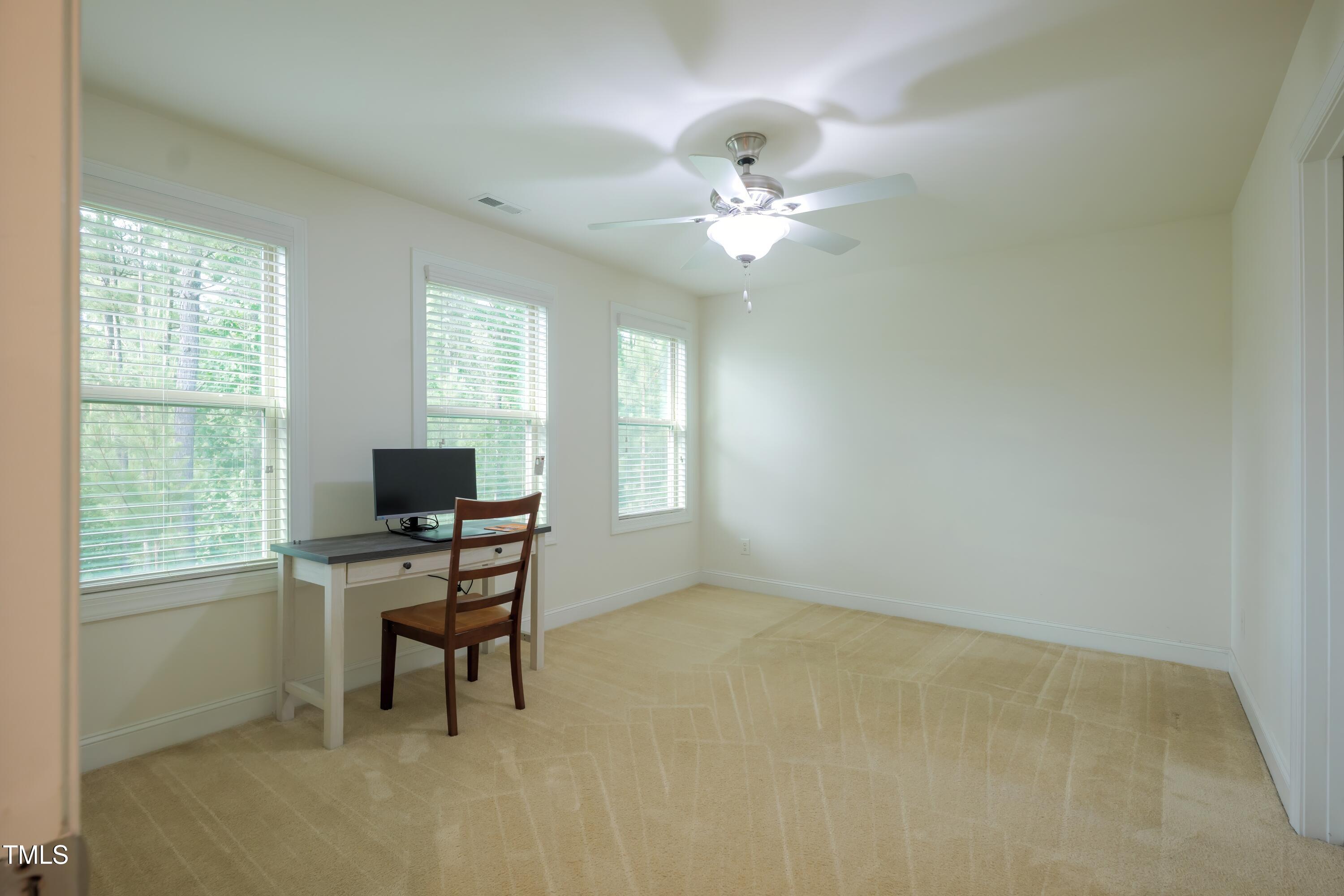 411 Alamosa Place Property Photo 27