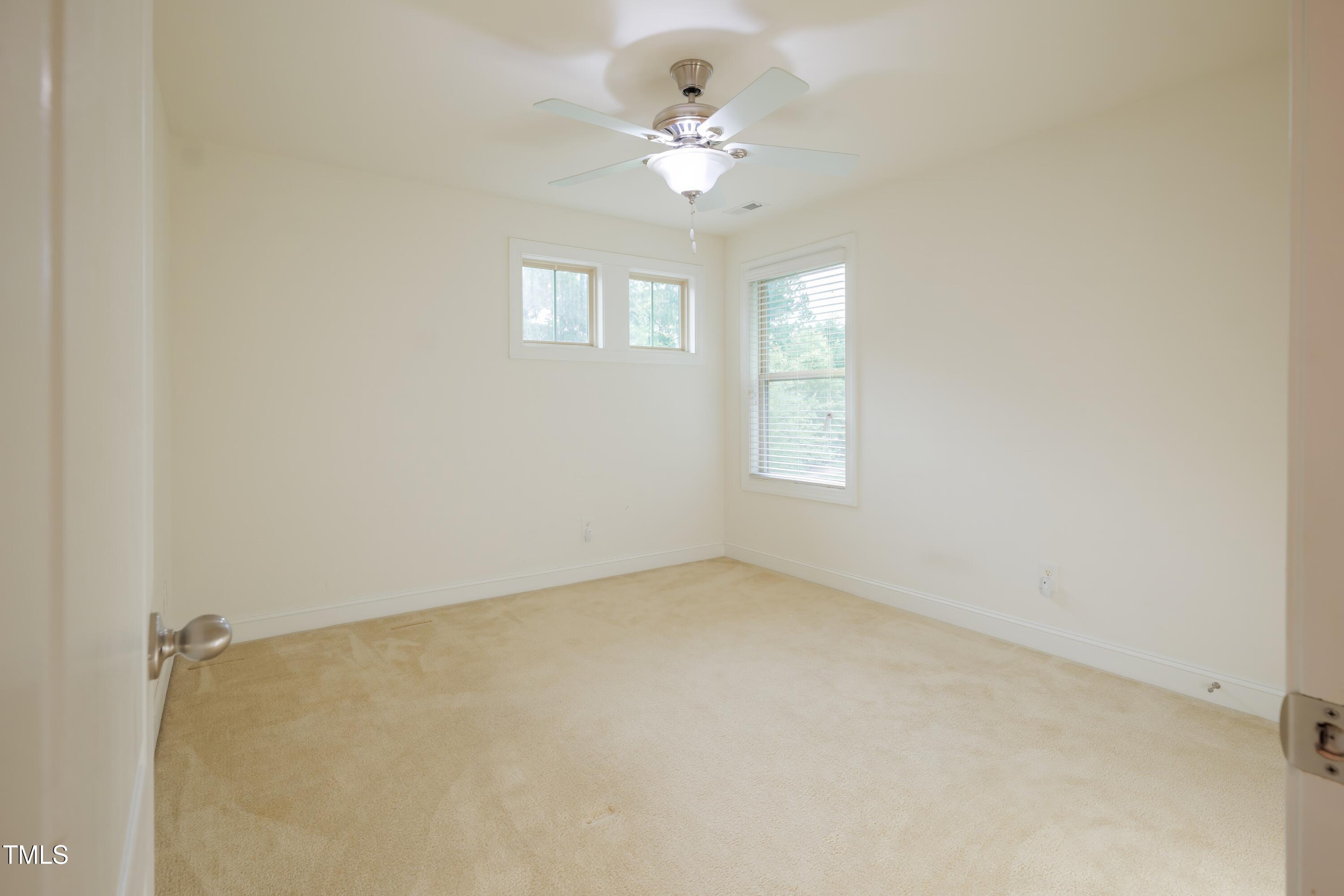 411 Alamosa Place Property Photo 30