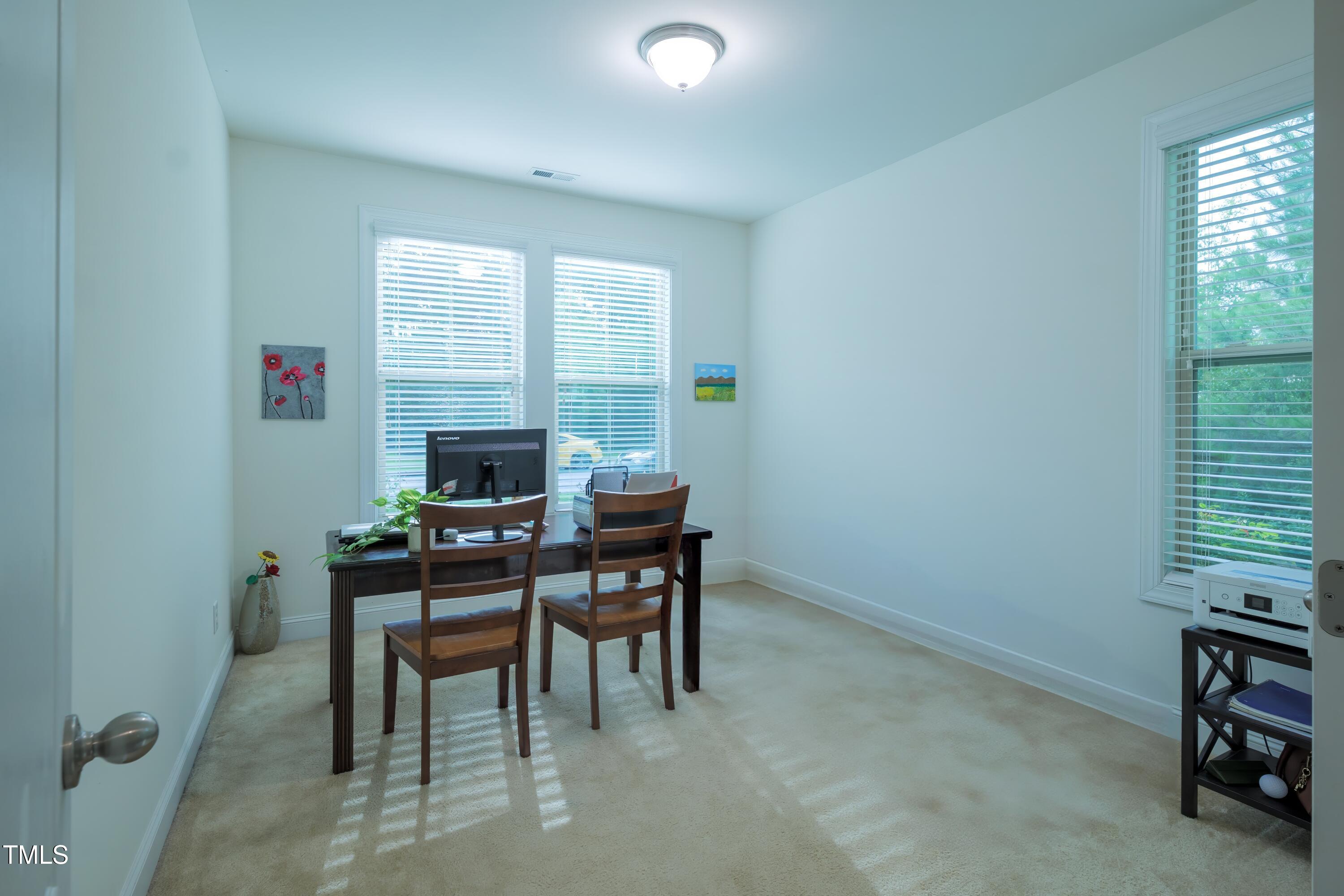 411 Alamosa Place Property Photo 39