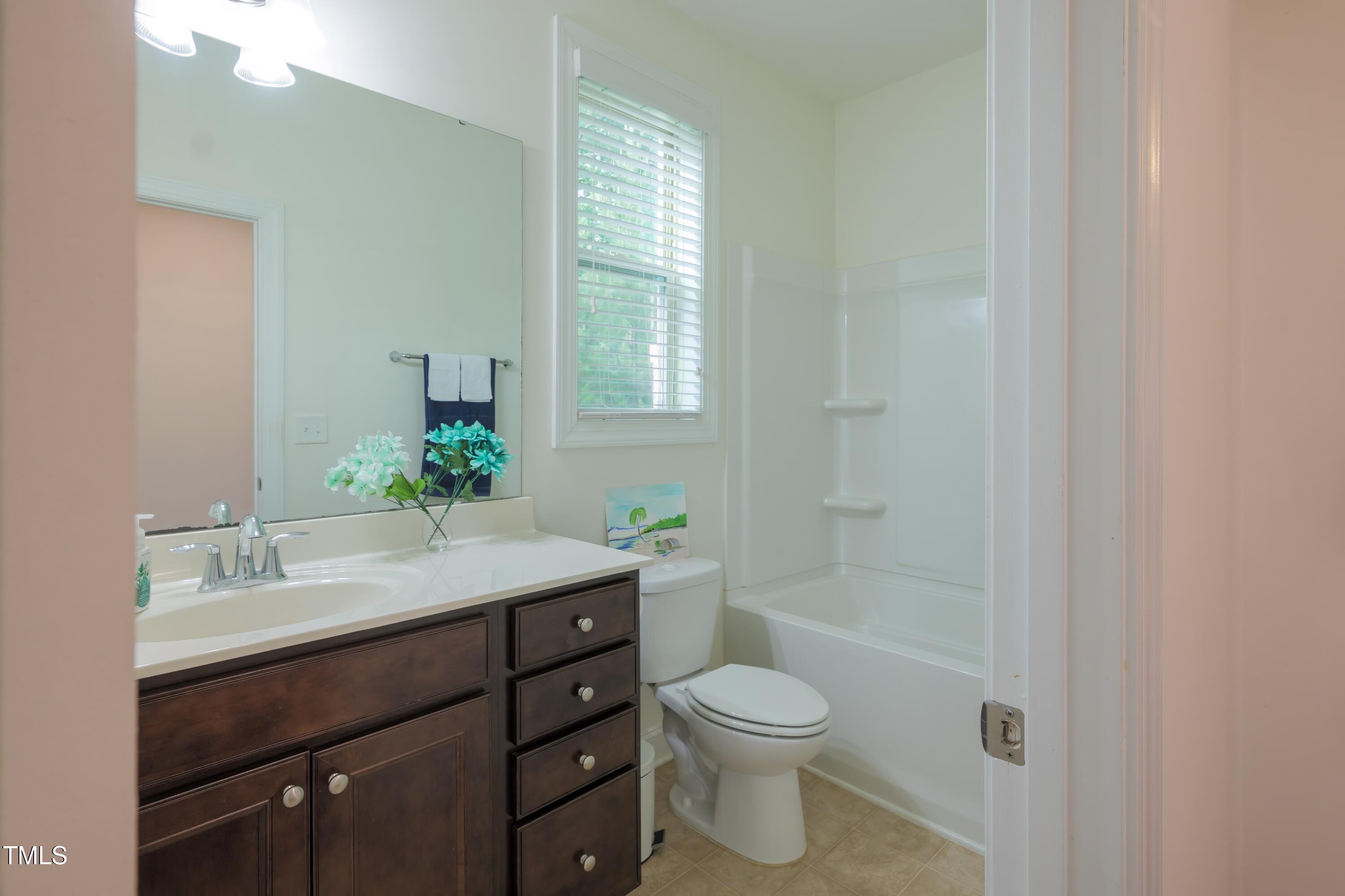 411 Alamosa Place Property Photo 44