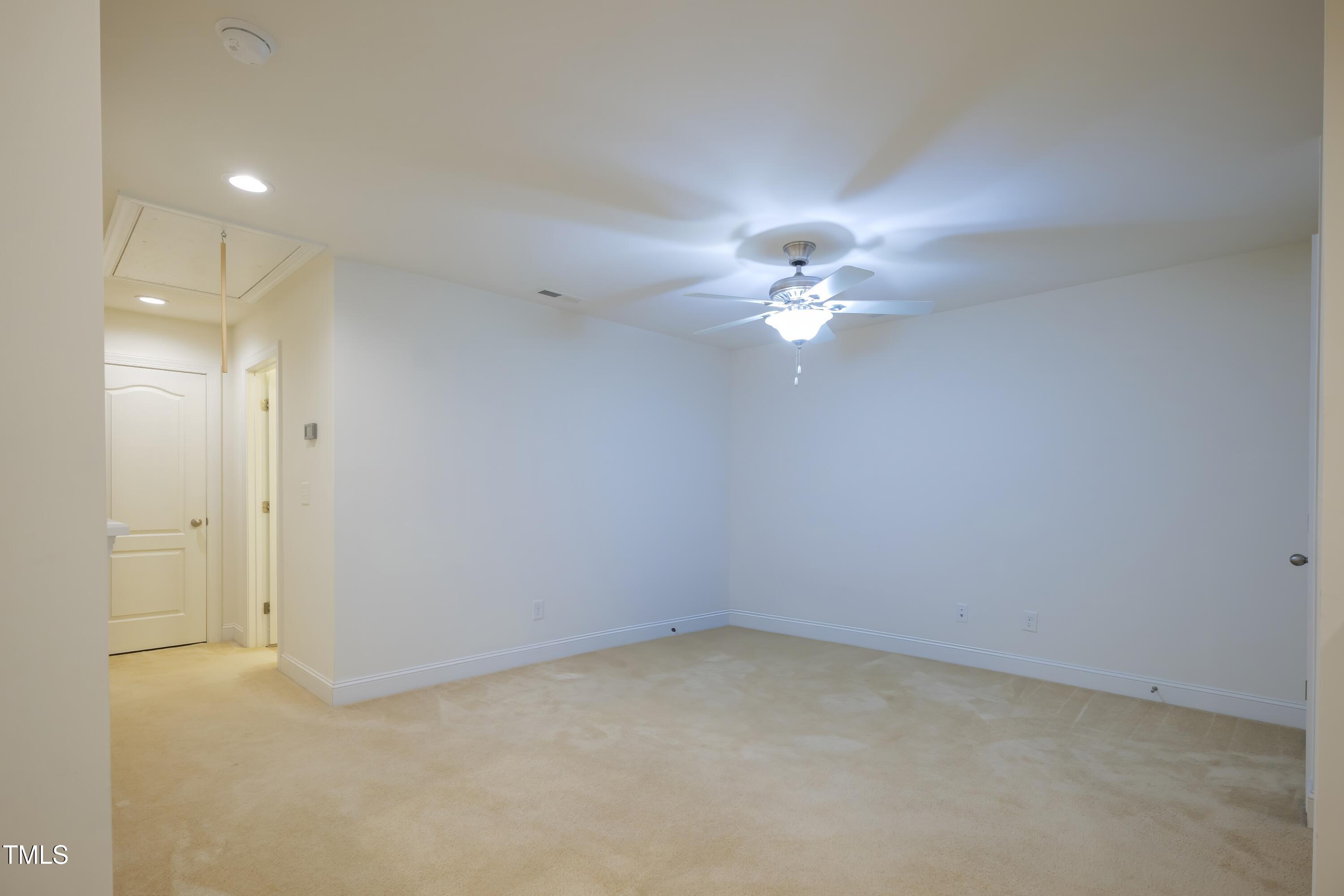 411 Alamosa Place Property Photo 48