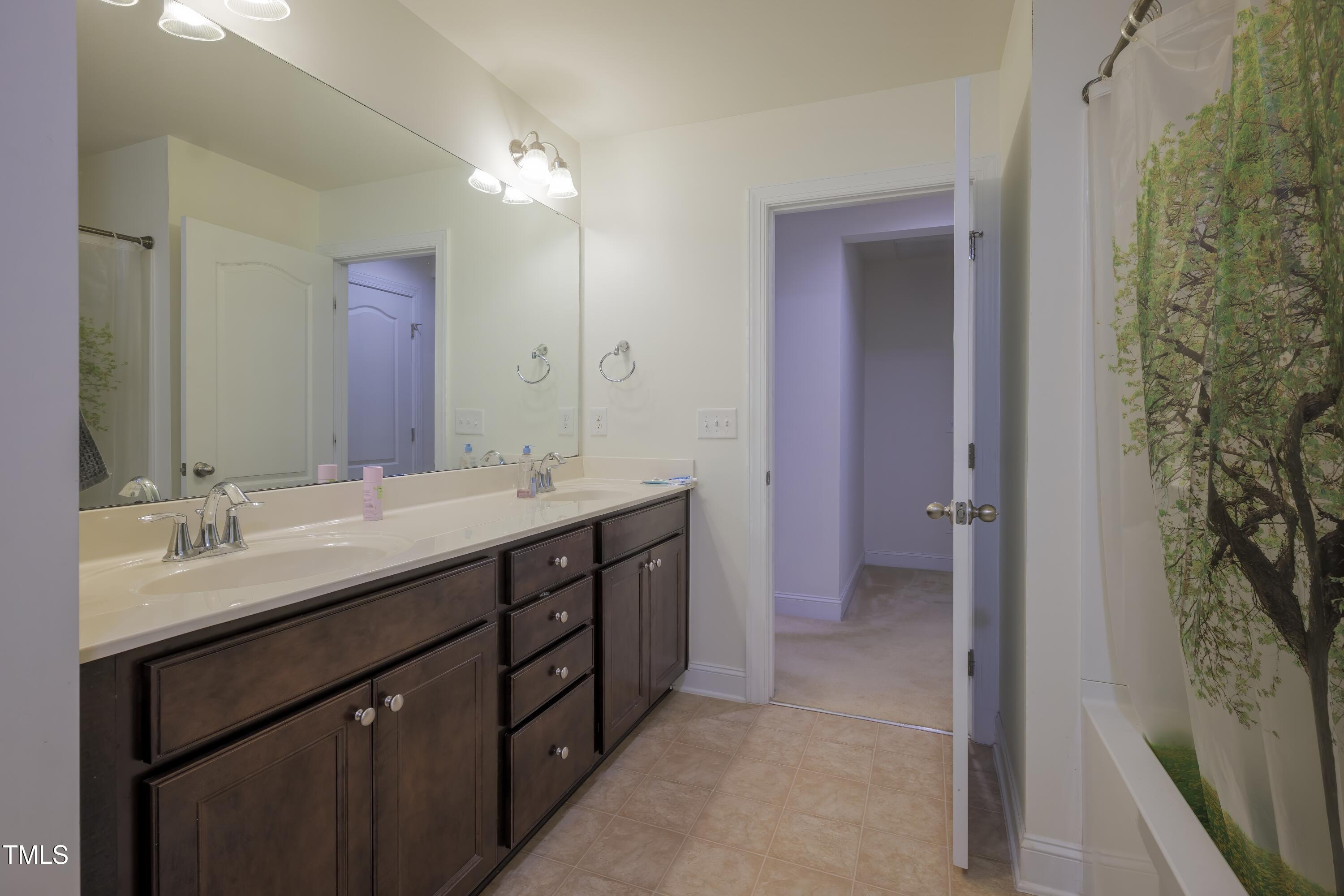 411 Alamosa Place Property Photo 52