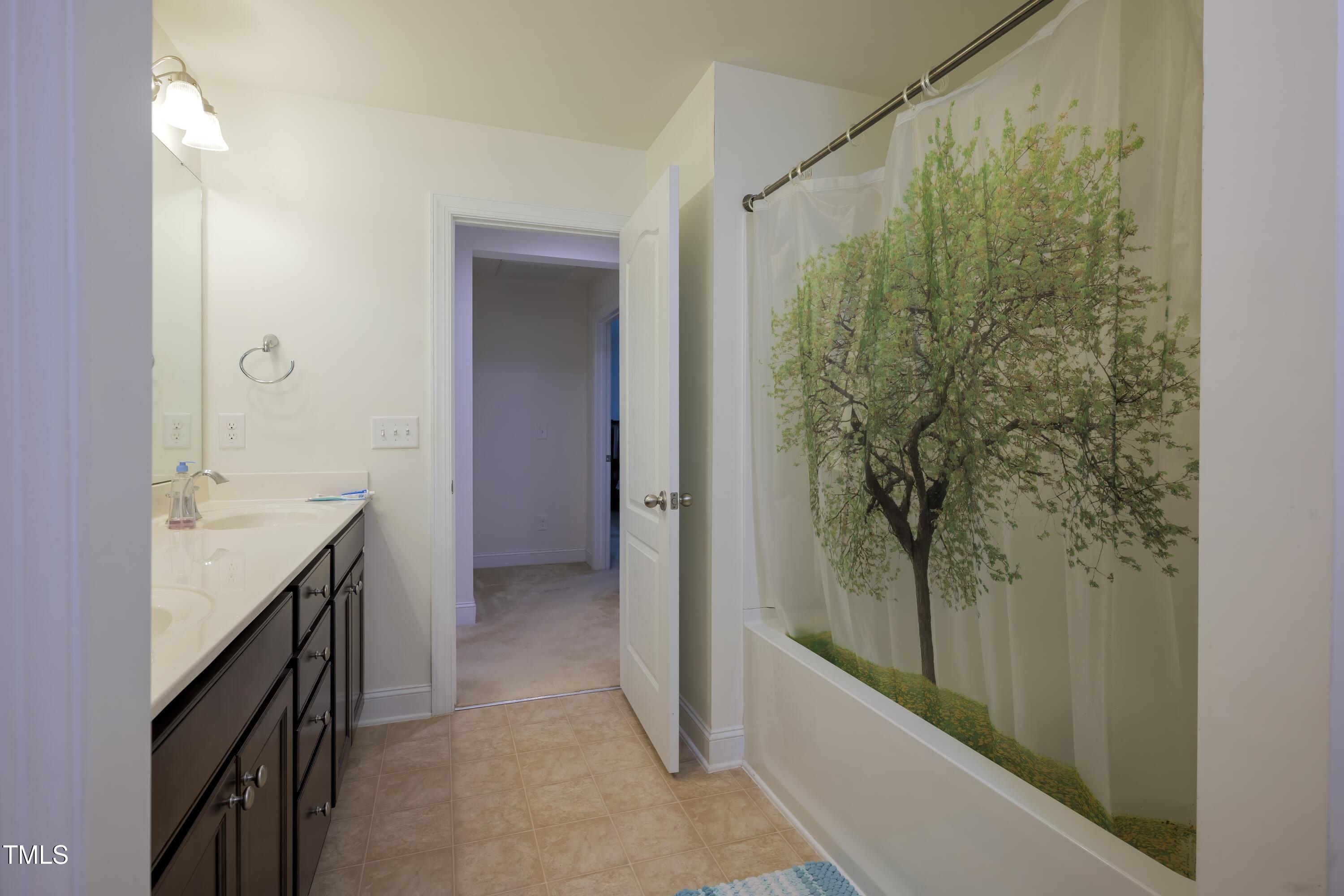 411 Alamosa Place Property Photo 53