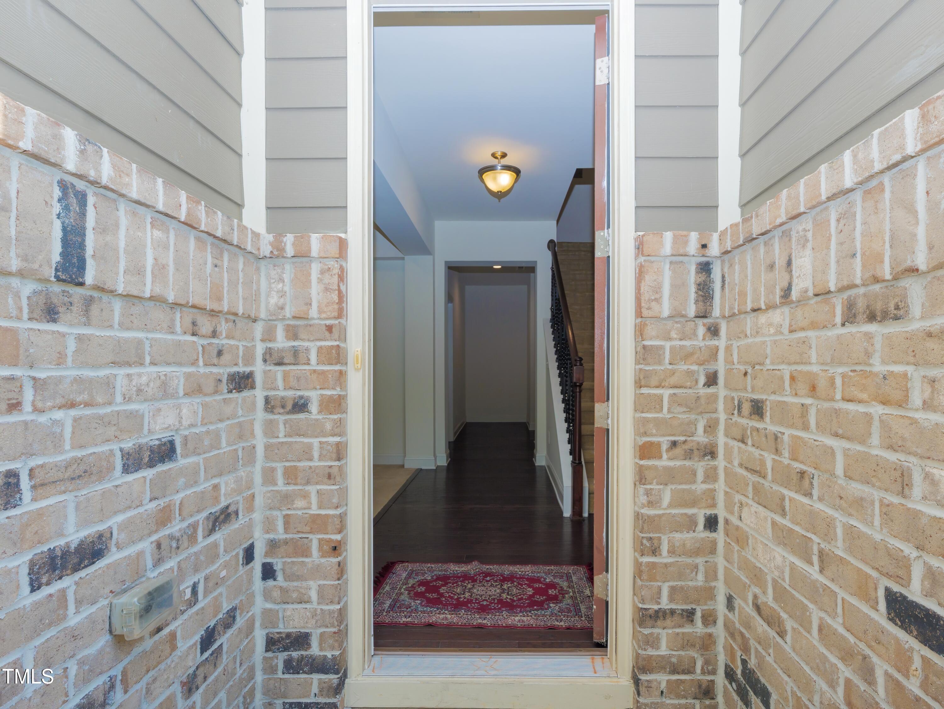 411 Alamosa Place Property Photo 75