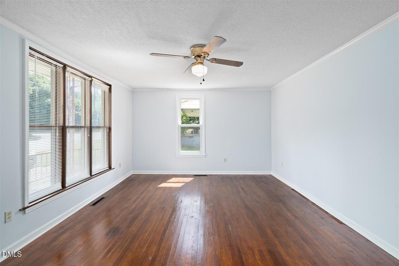 215 W Parker Street Property Photo 5