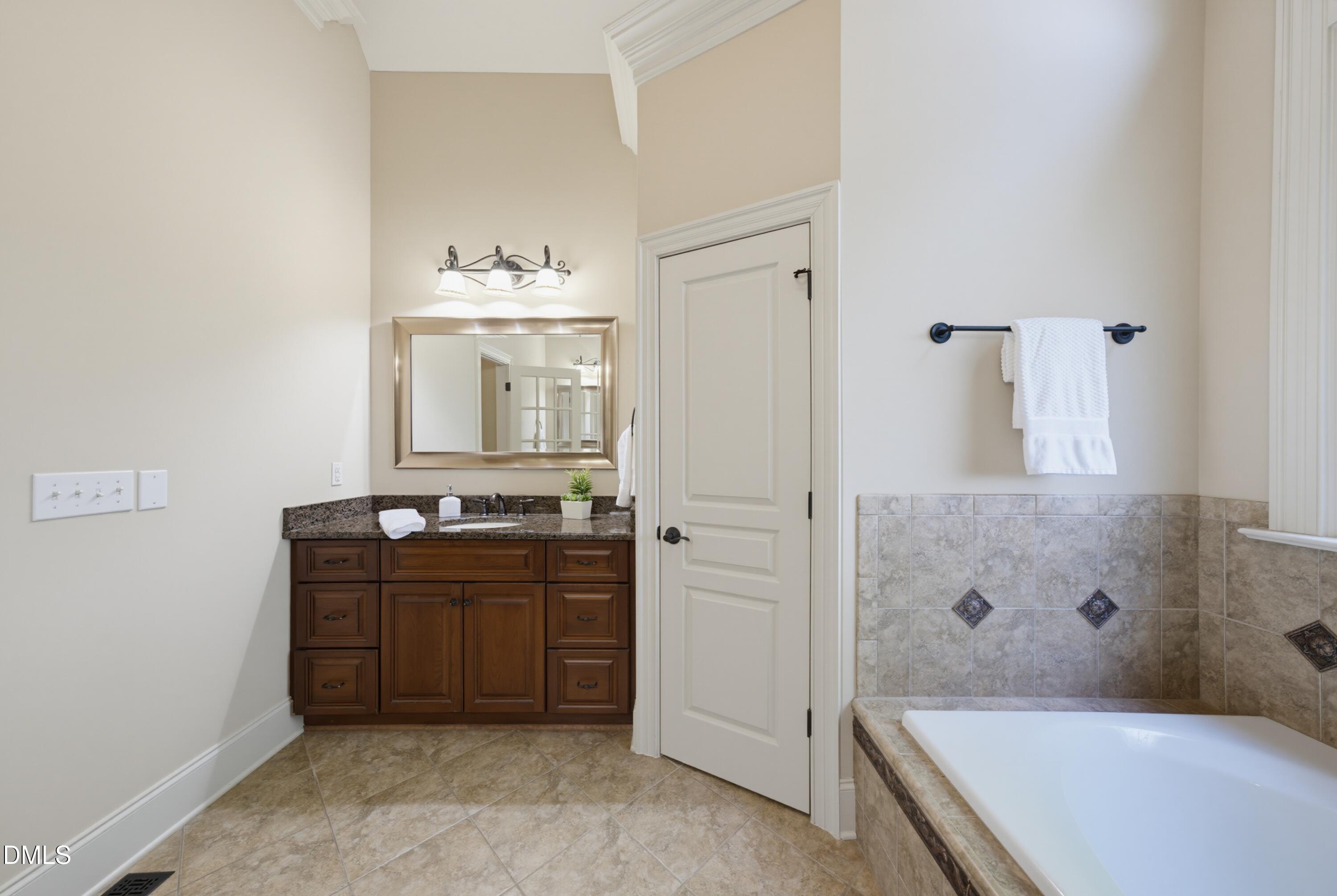 4148 Banks Stone Drive Property Photo 12