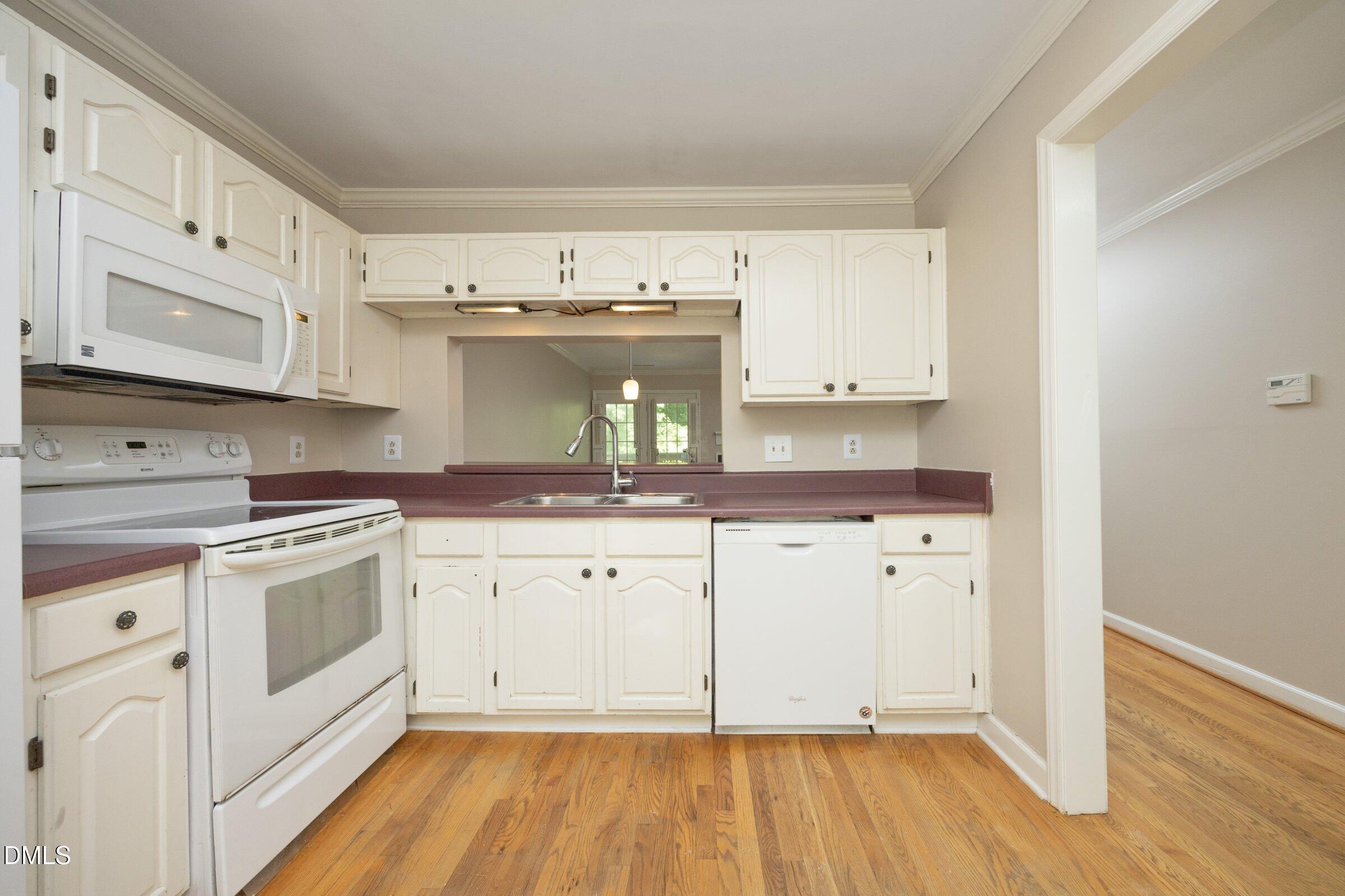 4636 Townesbury Lane Property Photo 6