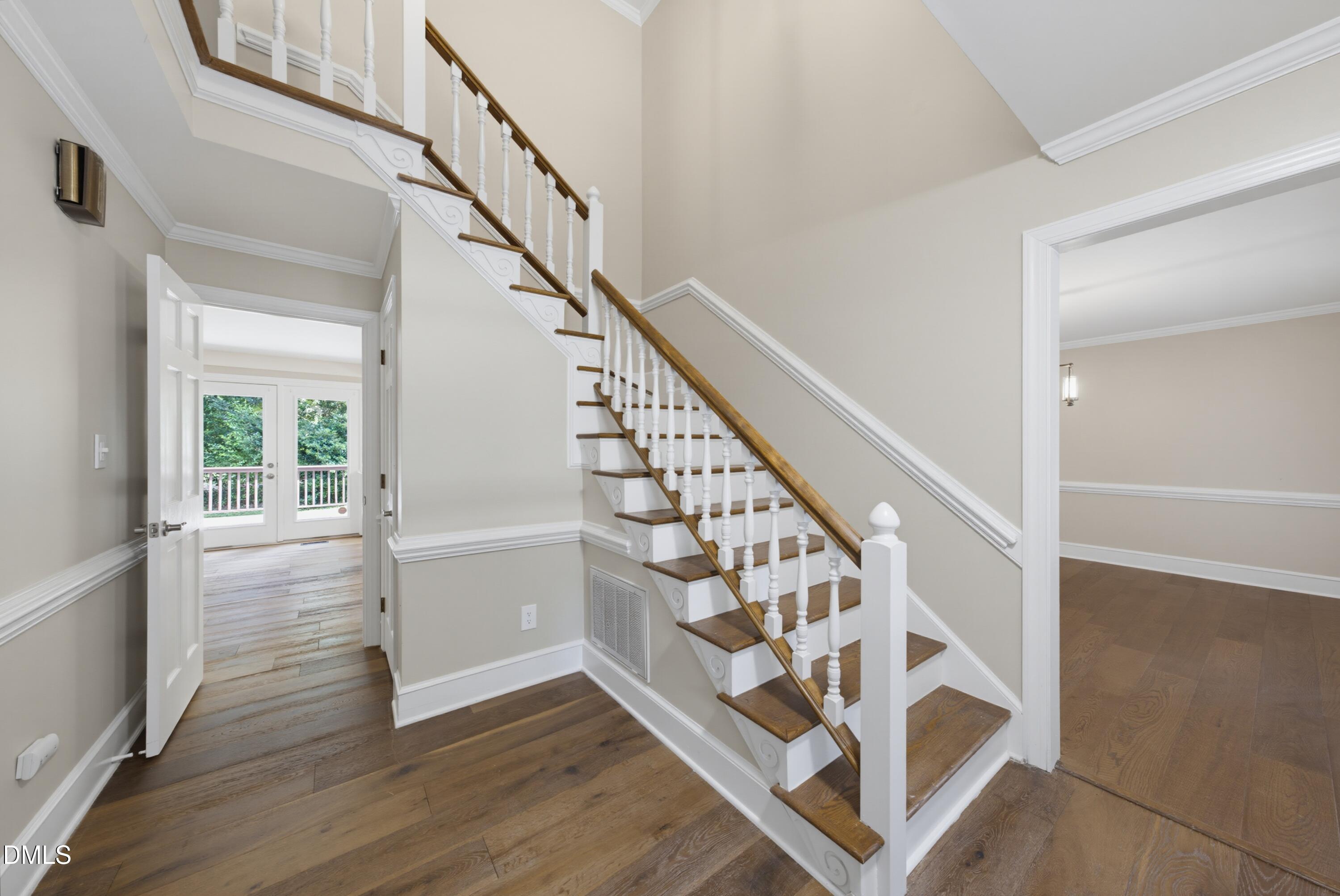 5100 Wood Valley Drive Property Photo 7