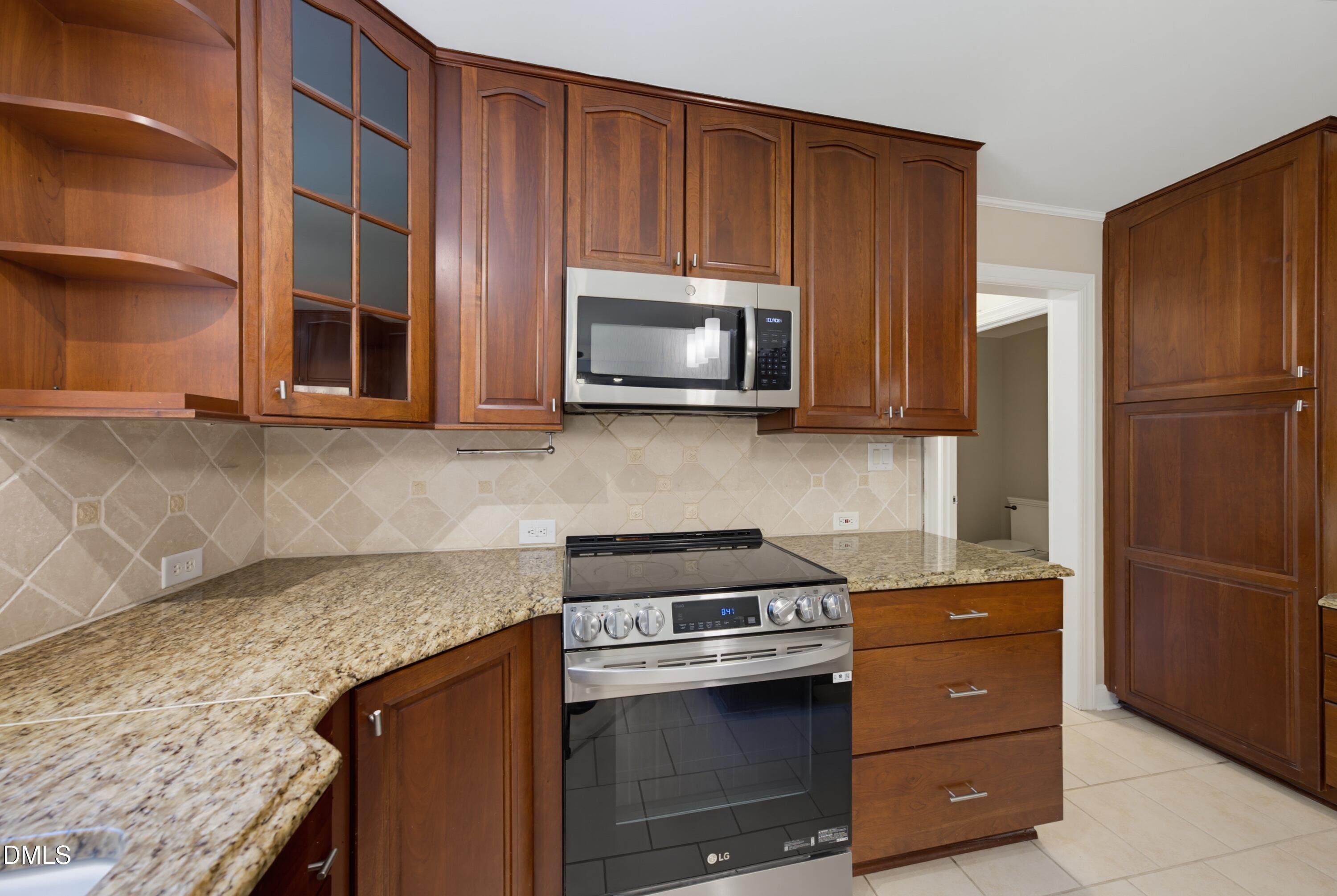 5100 Wood Valley Drive Property Photo 17