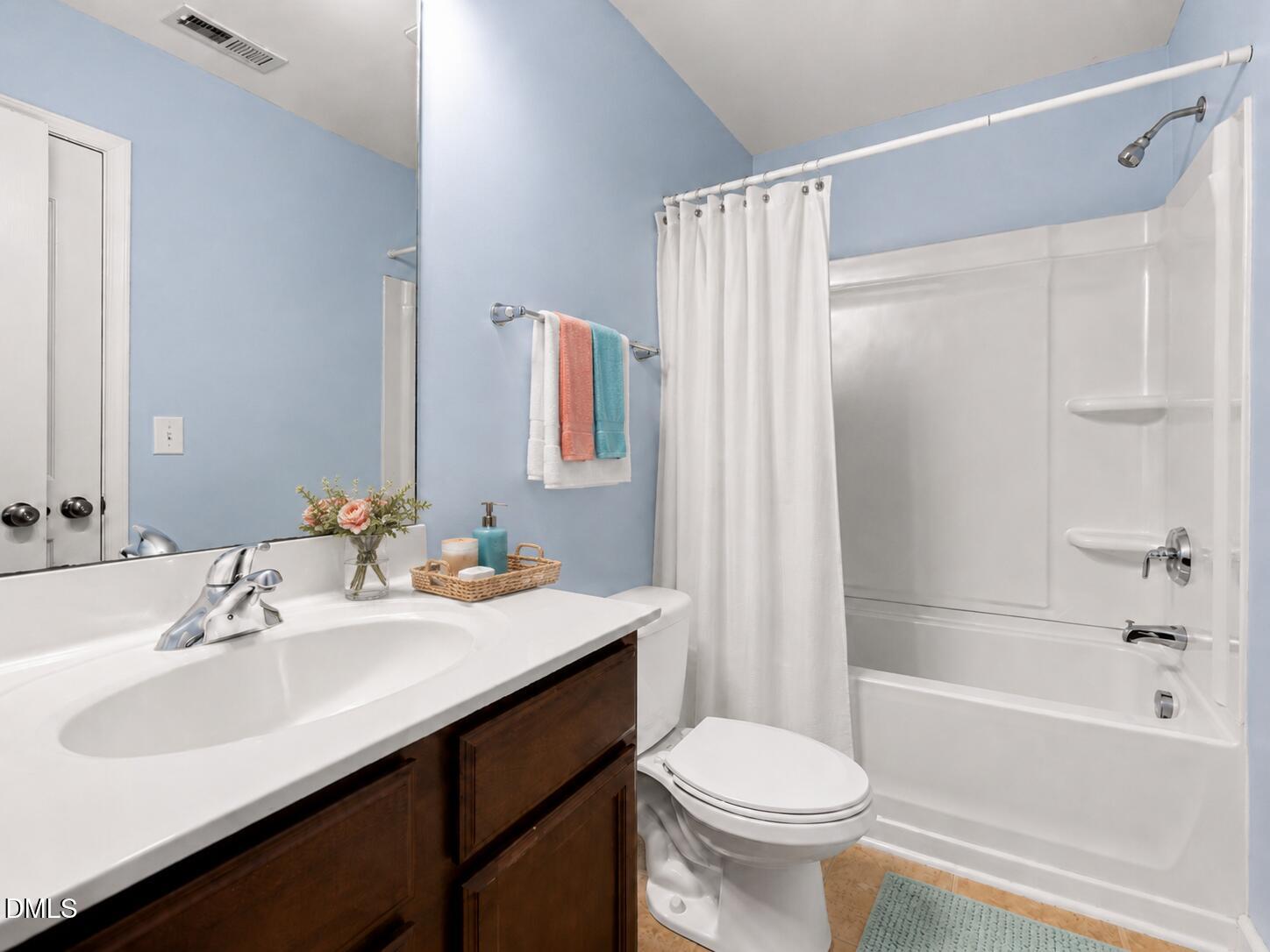 5016 Gailardia Drive Property Photo 8