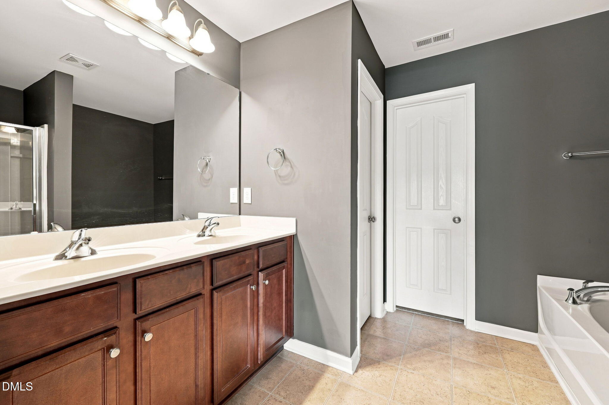 5016 Gailardia Drive Property Photo 29