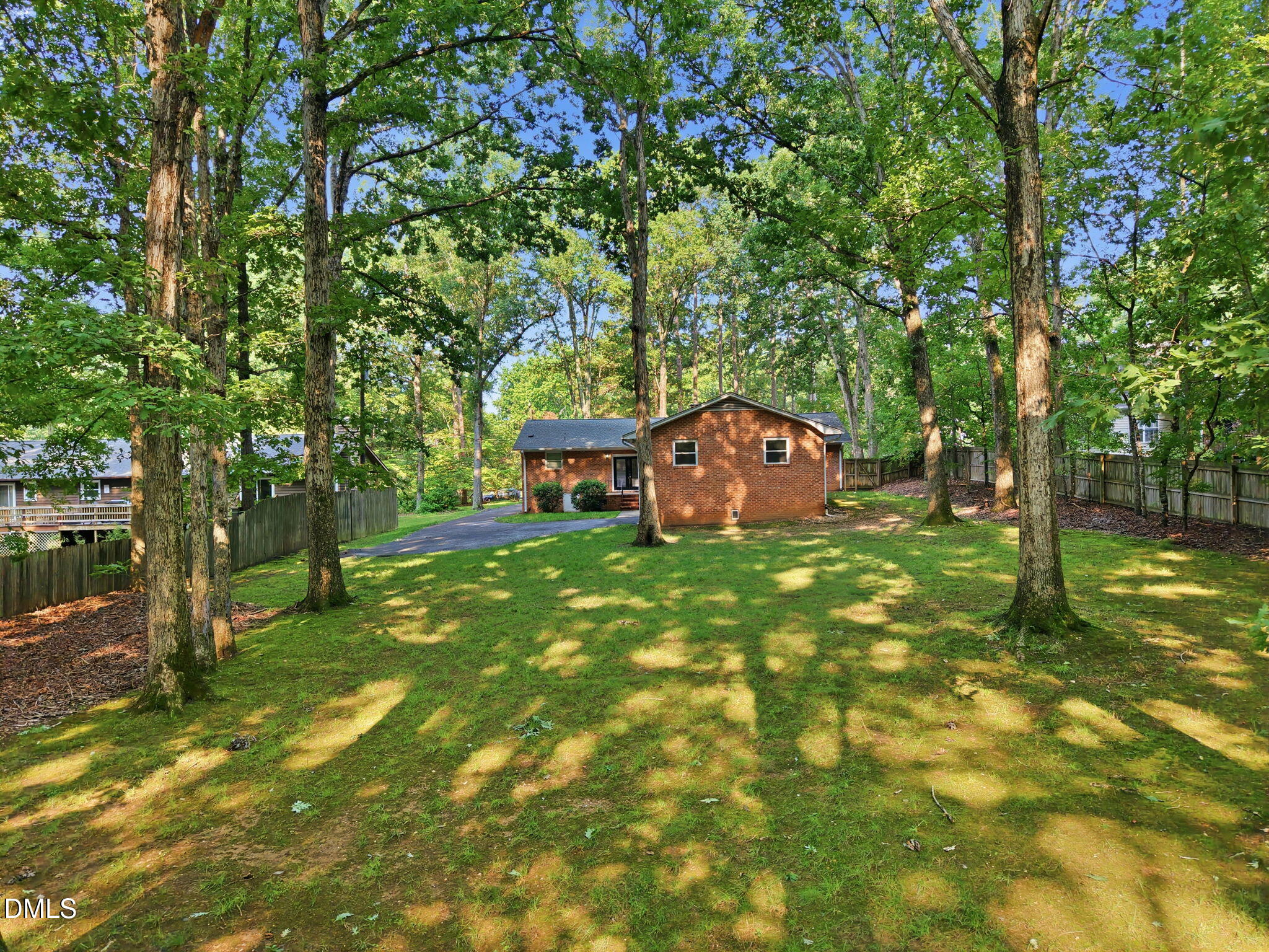 706 Crestview Drive Property Photo 3