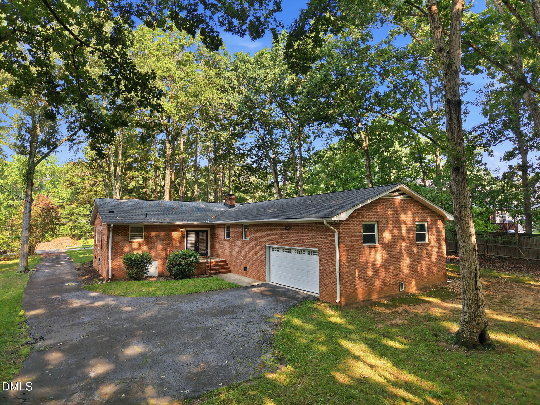 706 Crestview Drive Property Photo 4