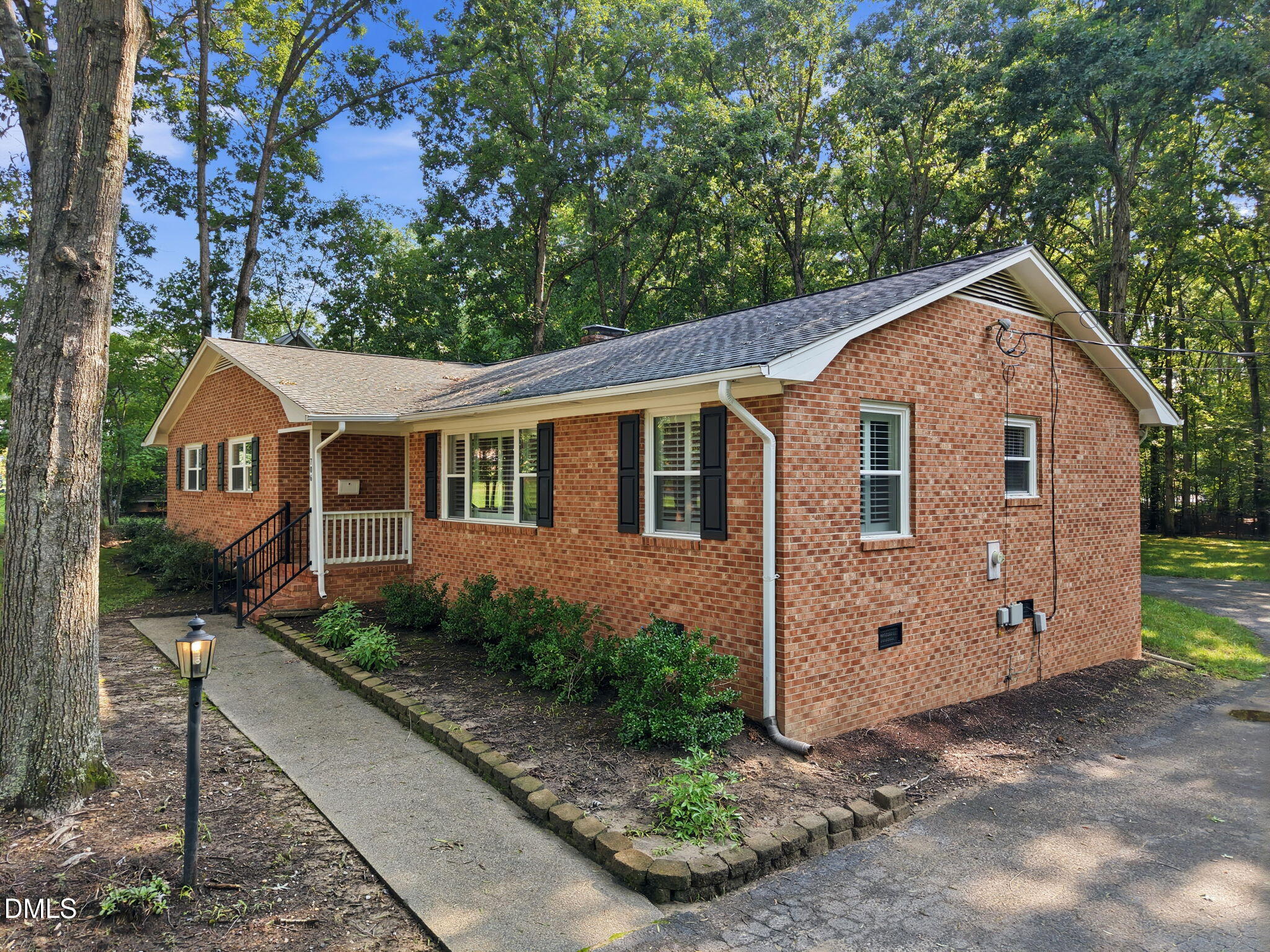 706 Crestview Drive Property Photo 8