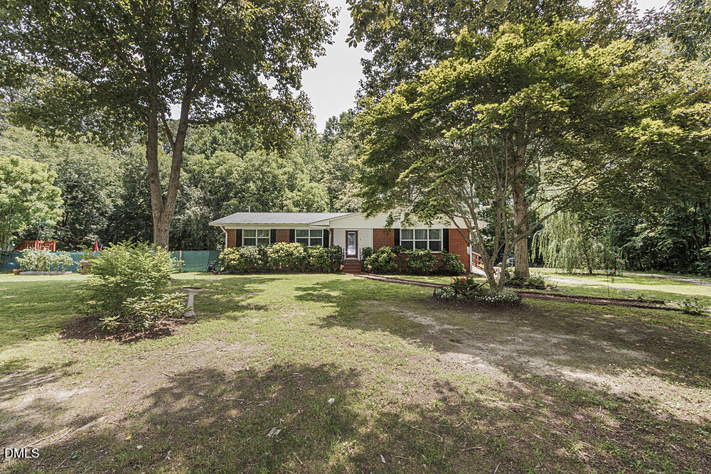 208 Drew Street Property Photo 7