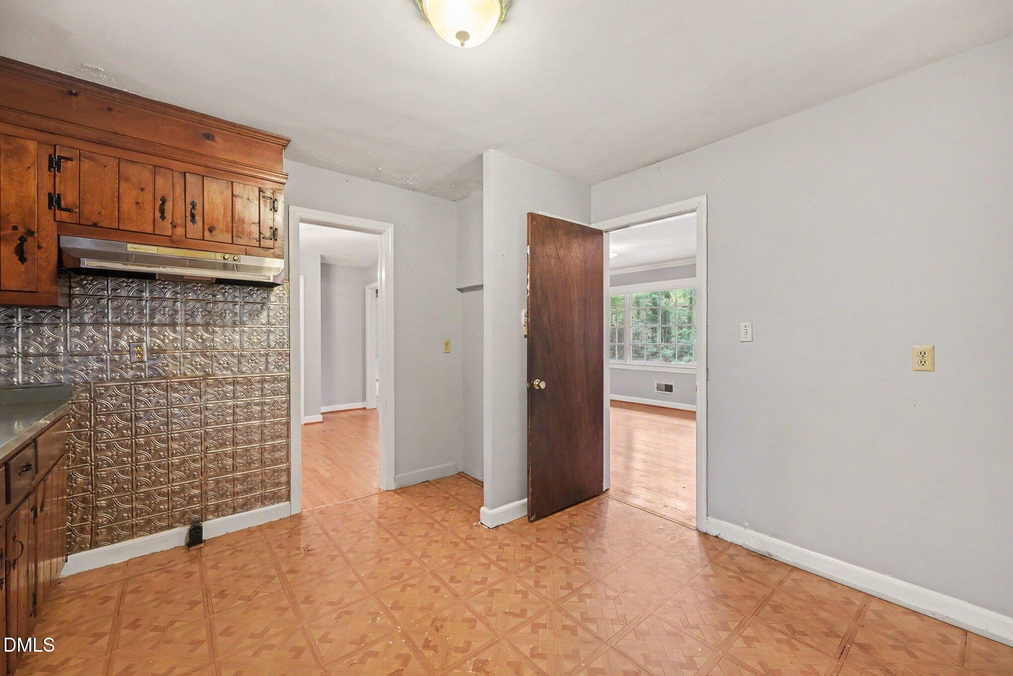 1819 Athens Avenue Property Photo 12