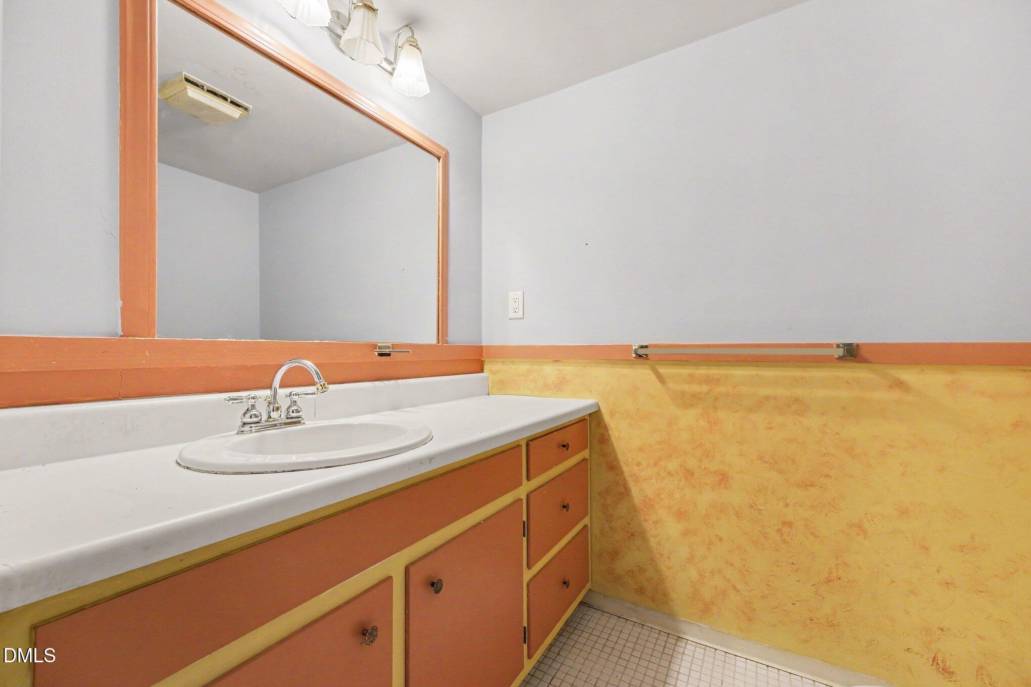 1819 Athens Avenue Property Photo 20