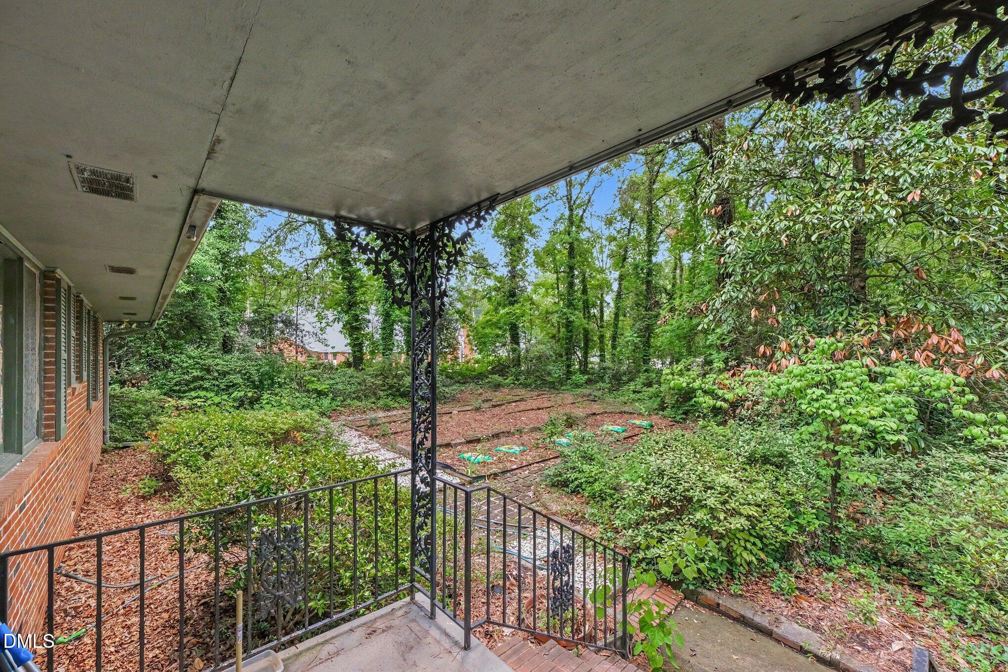 1819 Athens Avenue Property Photo 23