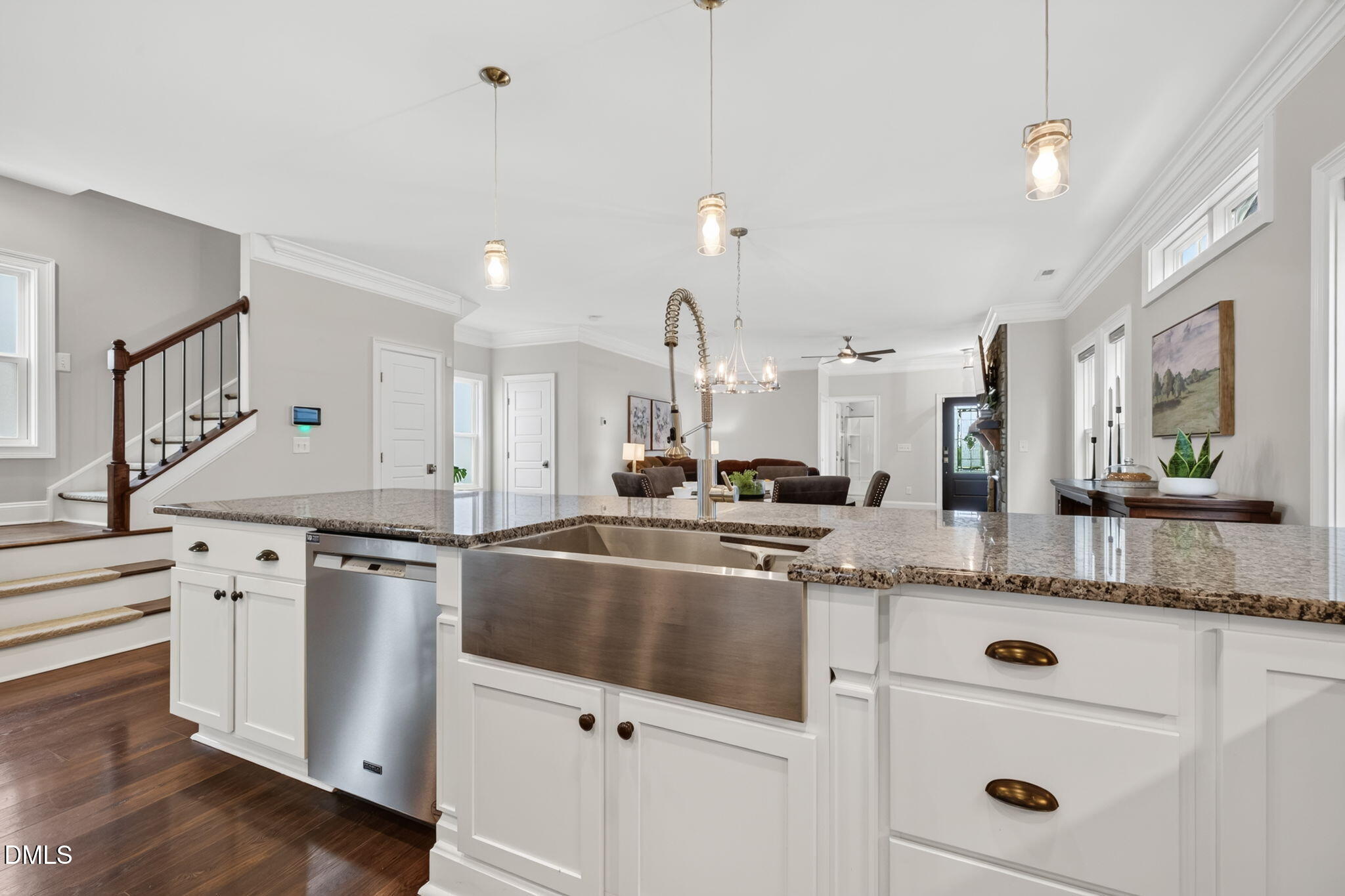 1276 Gloriosa Street Property Photo 6