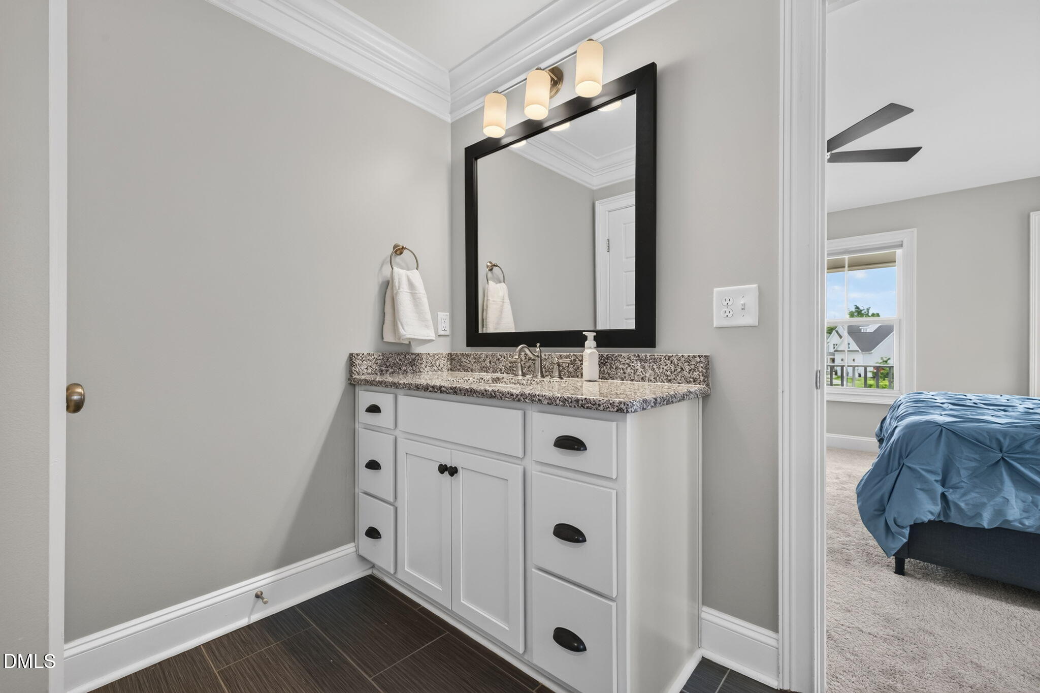 1276 Gloriosa Street Property Photo 25