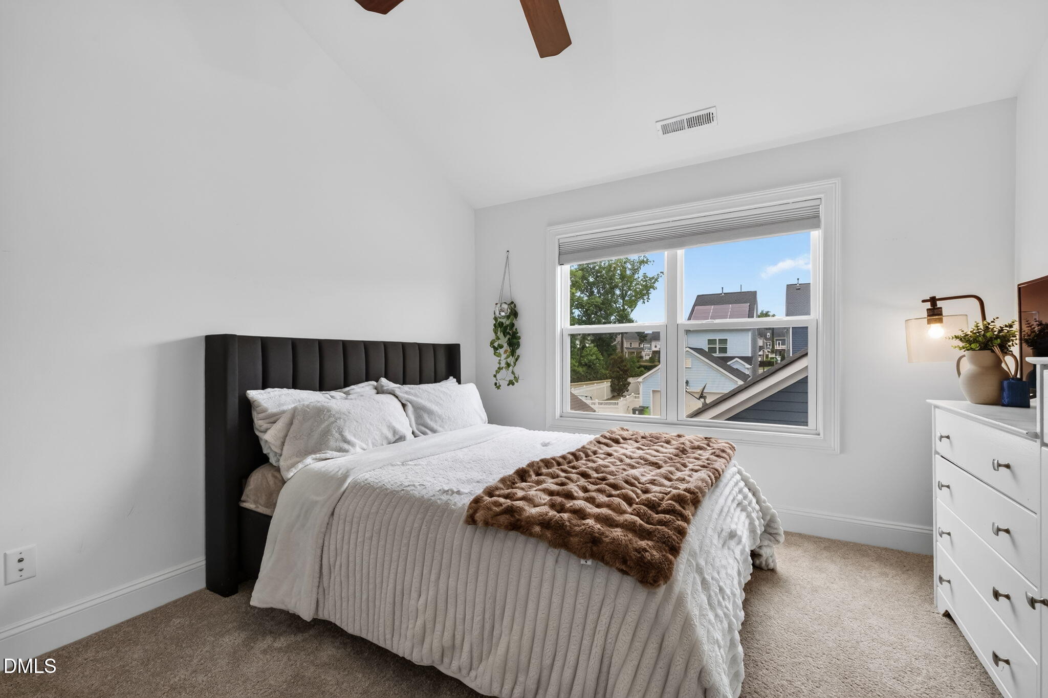 1276 Gloriosa Street Property Photo 29