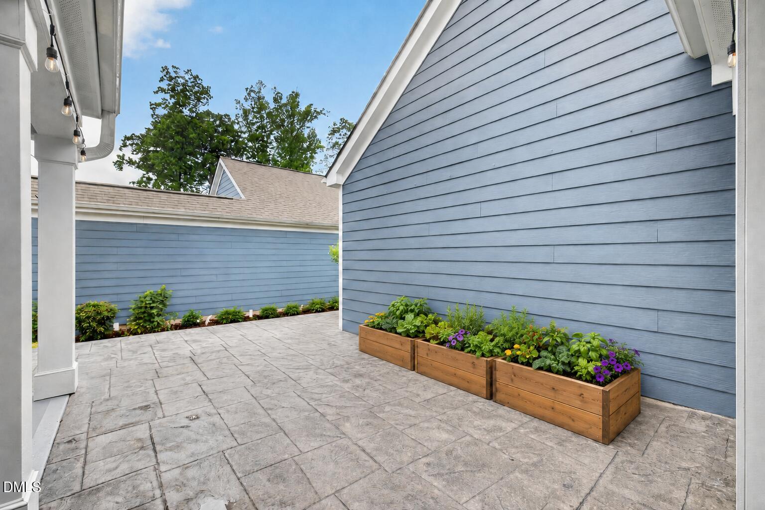 1276 Gloriosa Street Property Photo 44