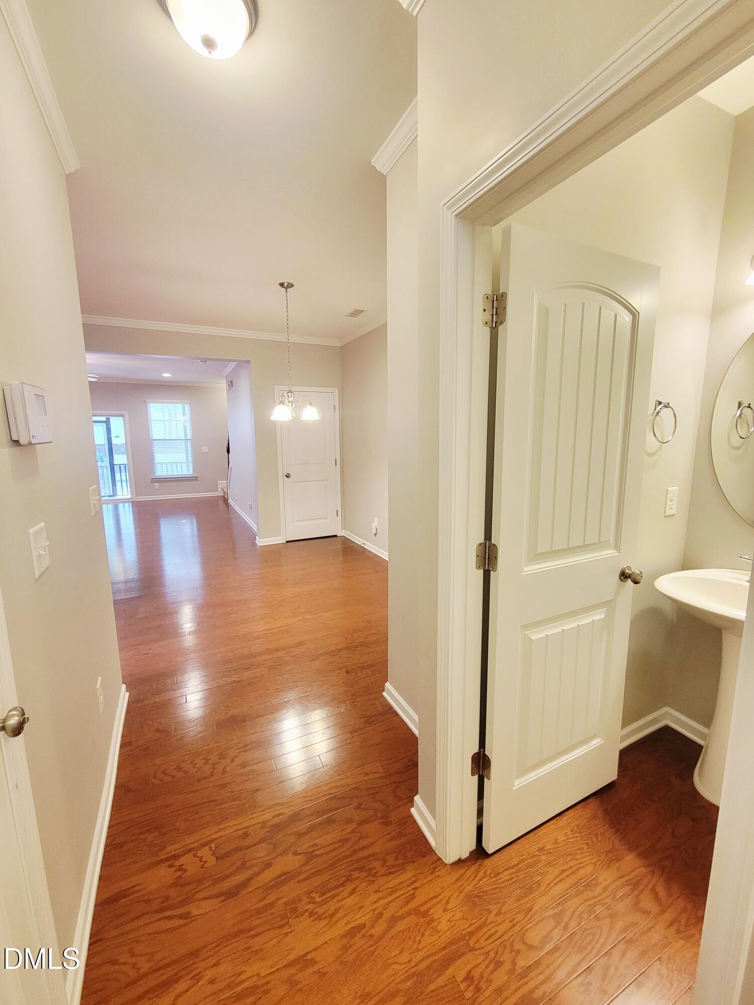2425 Swans Rest Way Property Photo 4