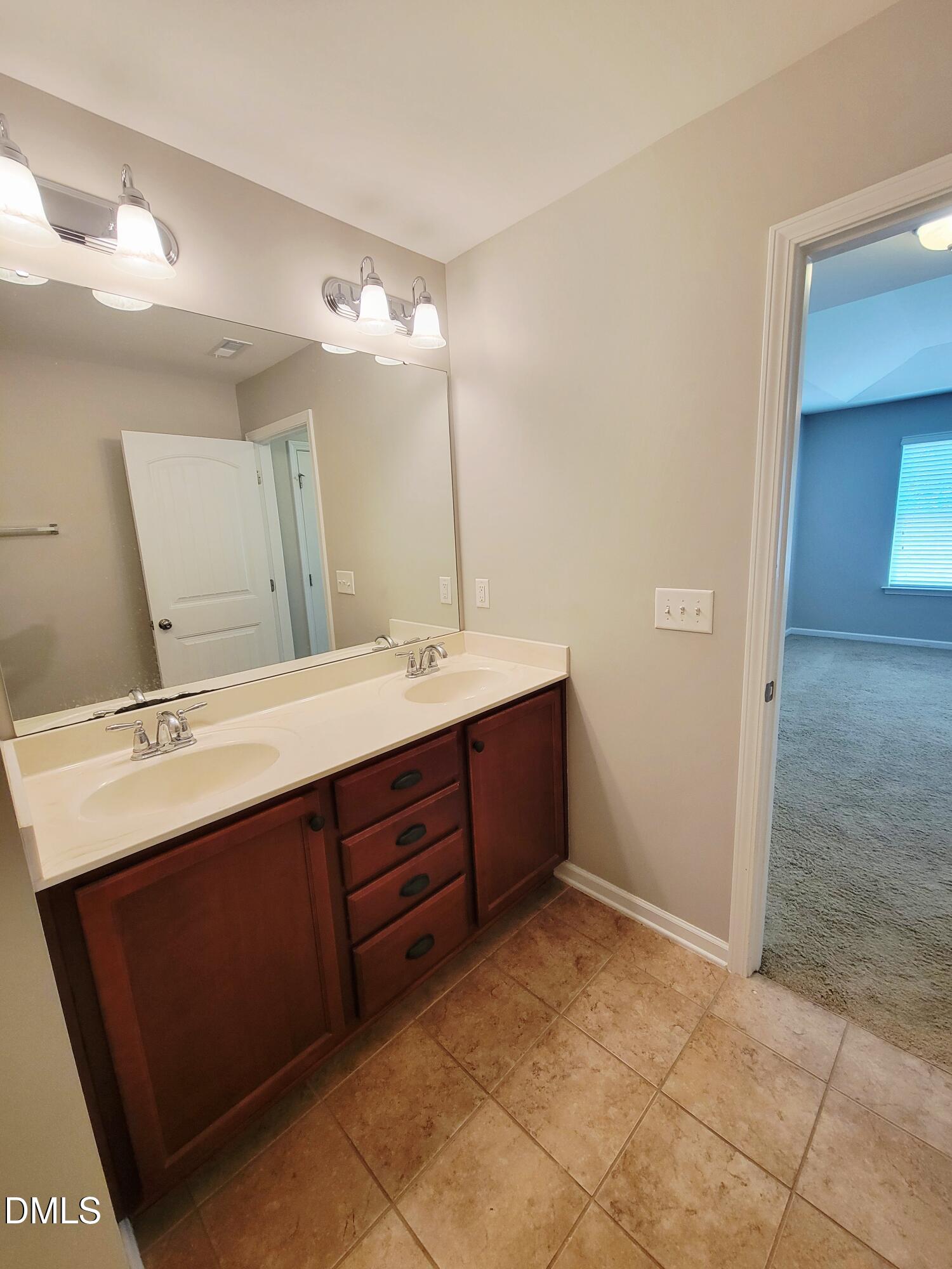 2425 Swans Rest Way Property Photo 32