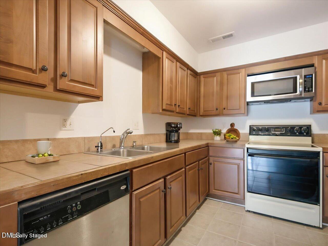618 Pine Ridge Place Property Photo 18