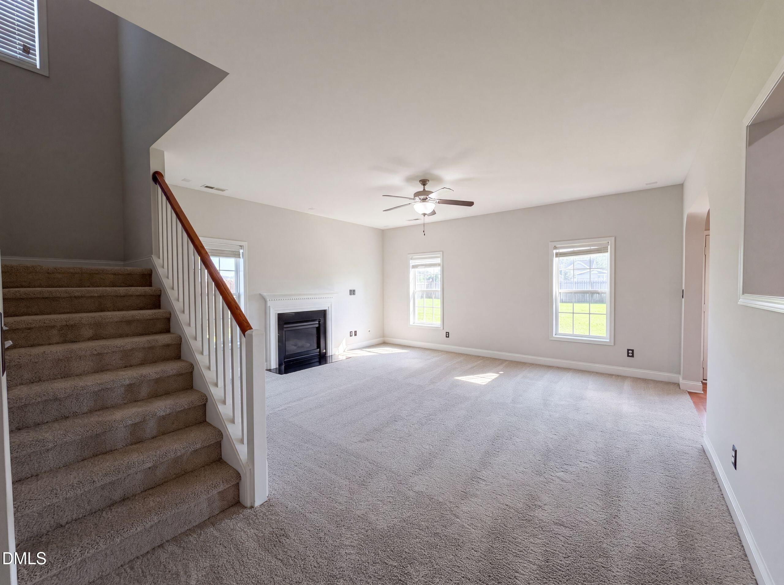 940 Pecan Grove Loop Property Photo 7