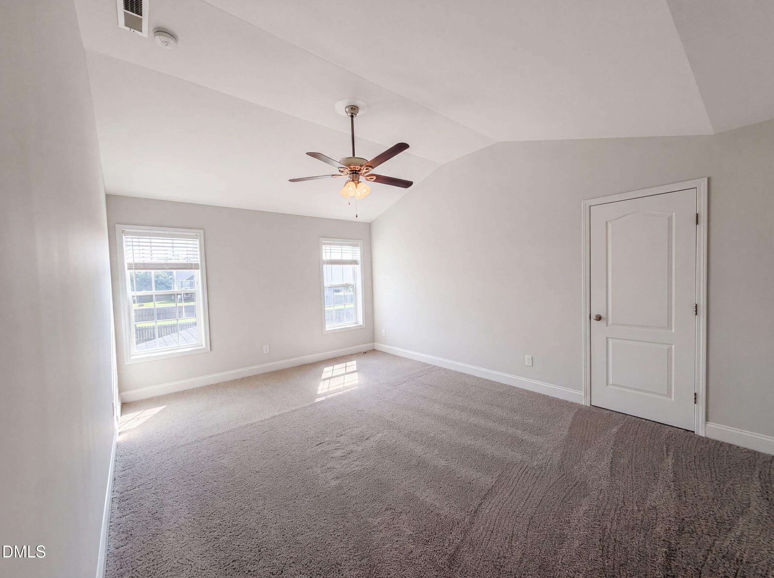 940 Pecan Grove Loop Property Photo 11