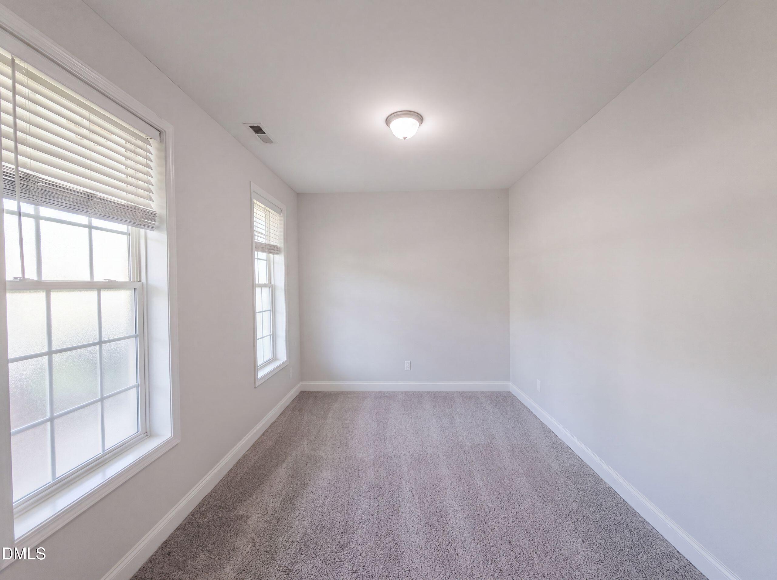 940 Pecan Grove Loop Property Photo 16