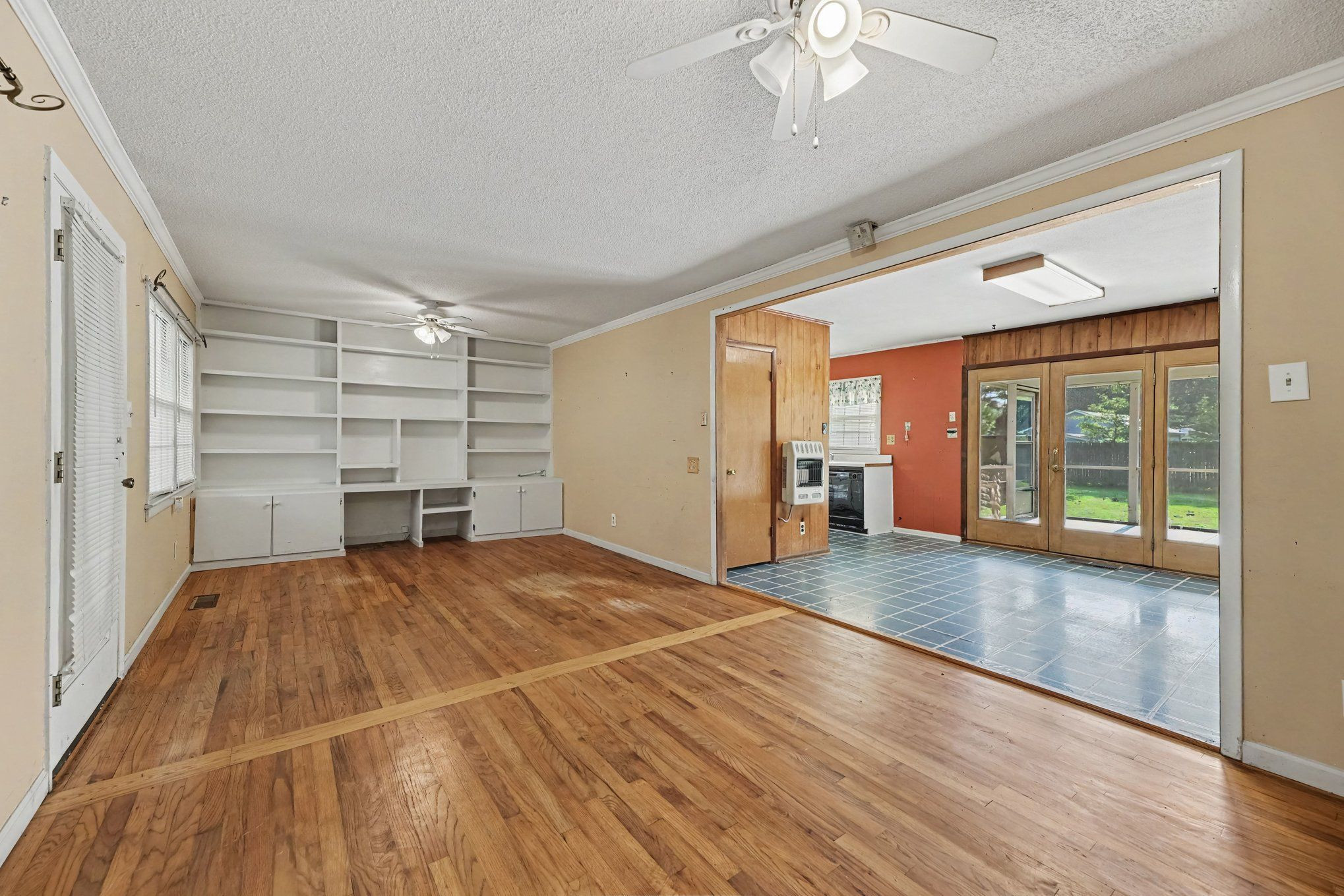 504 E Griswold Street Property Photo 5