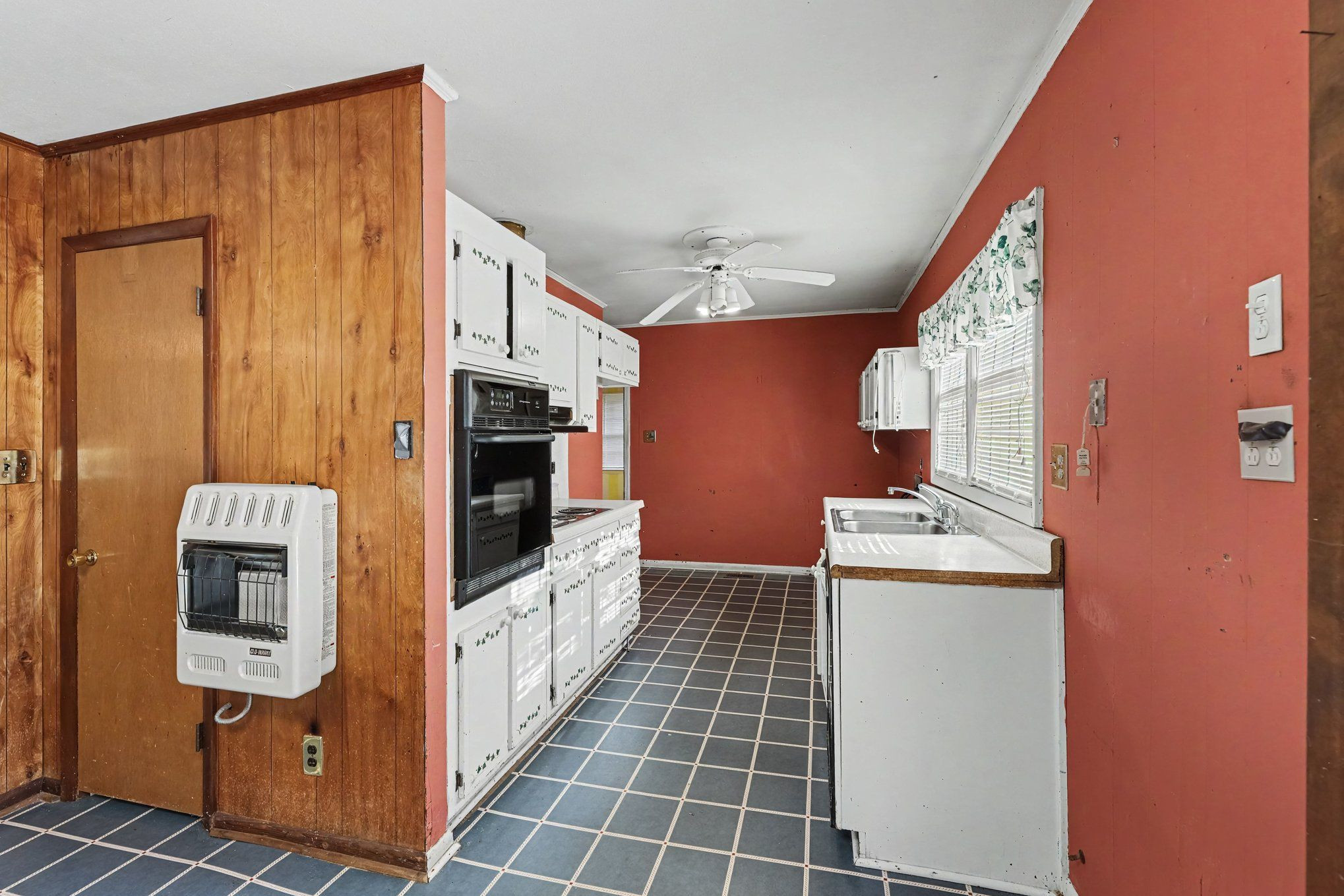 504 E Griswold Street Property Photo 7