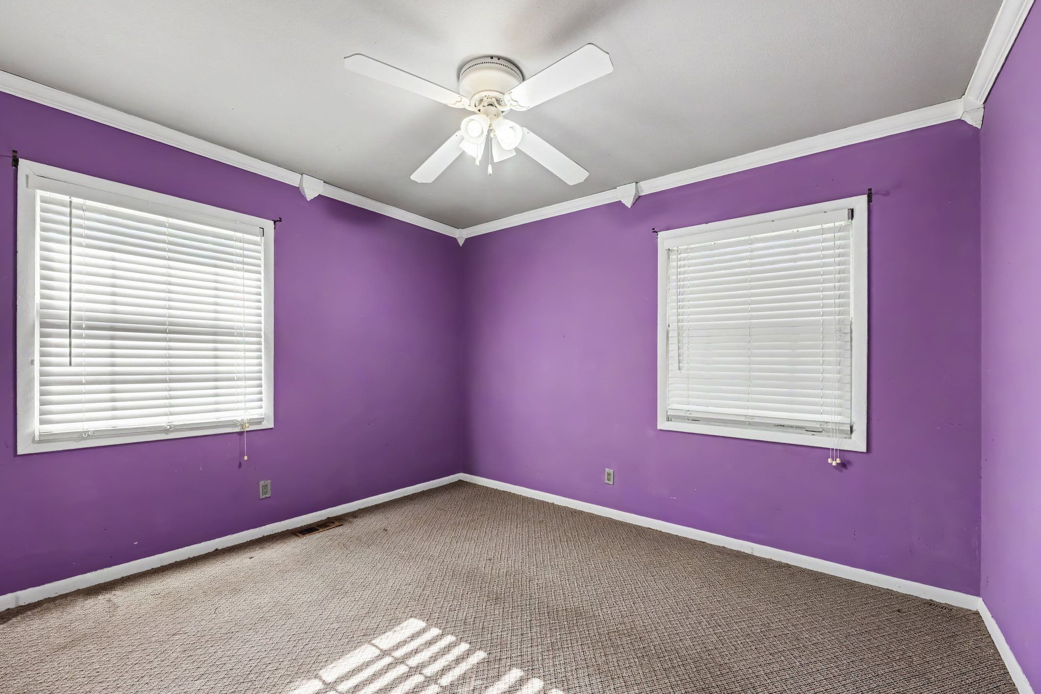 504 E Griswold Street Property Photo 9