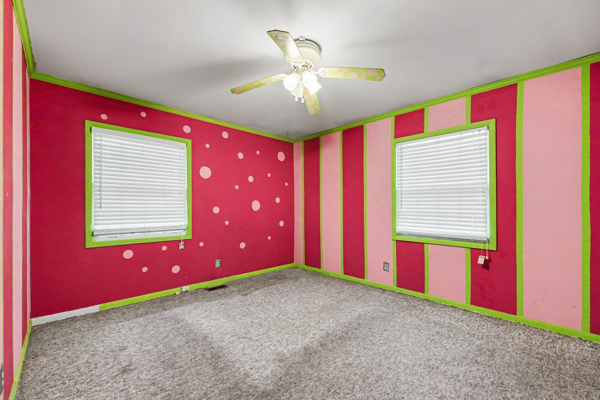 504 E Griswold Street Property Photo 10