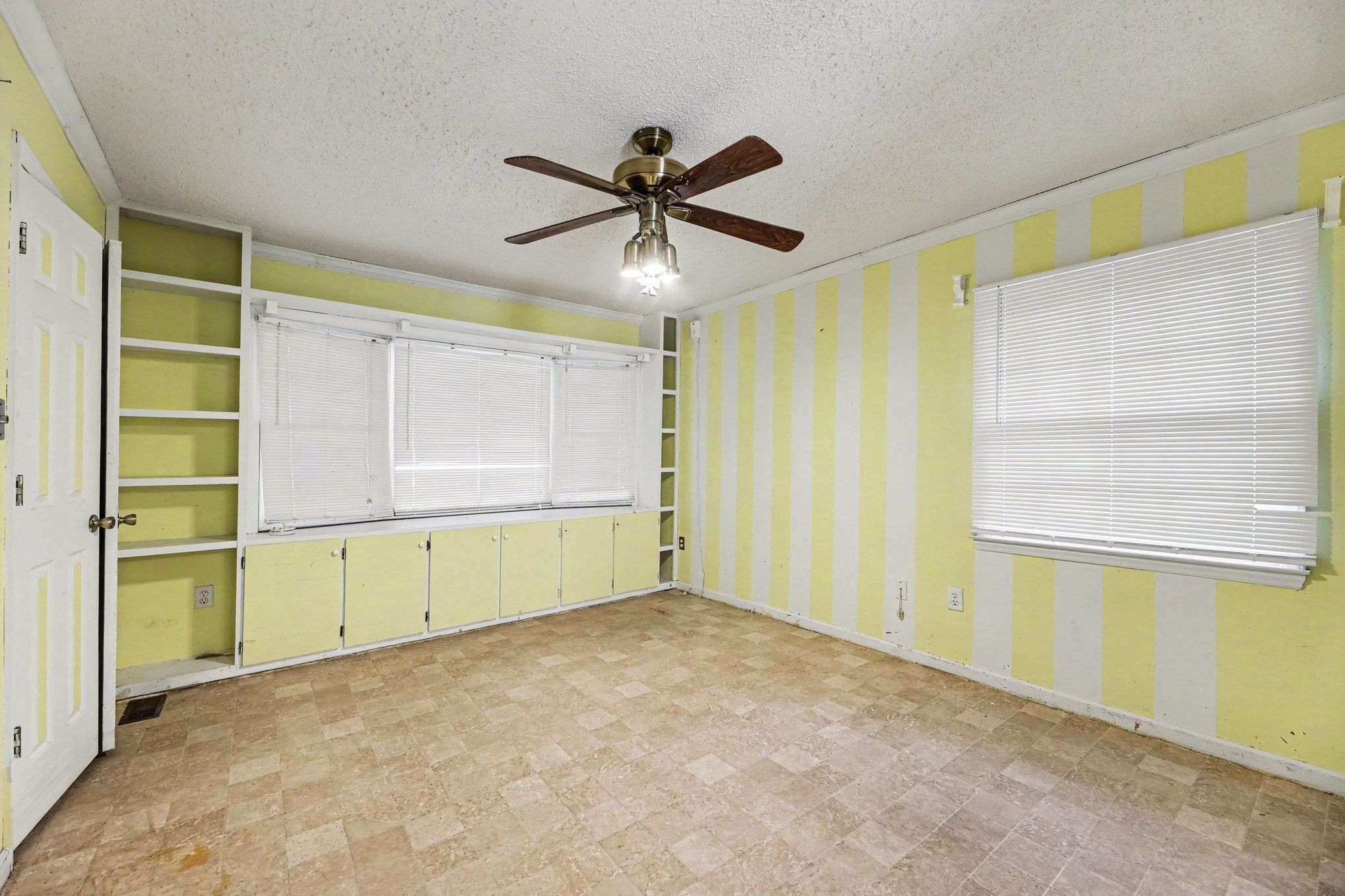 504 E Griswold Street Property Photo 14
