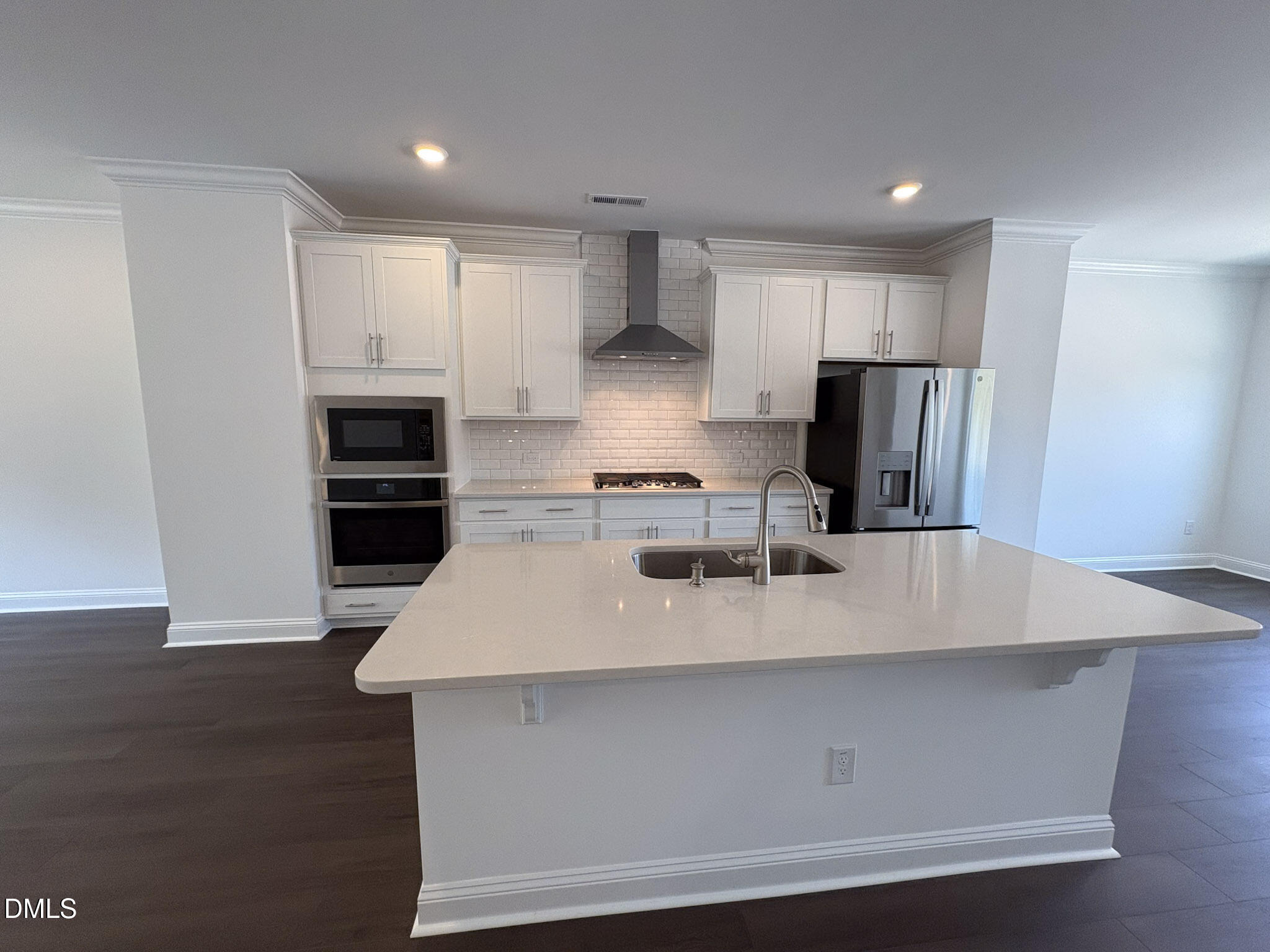 2865 Foster Woods Drive Property Photo 4