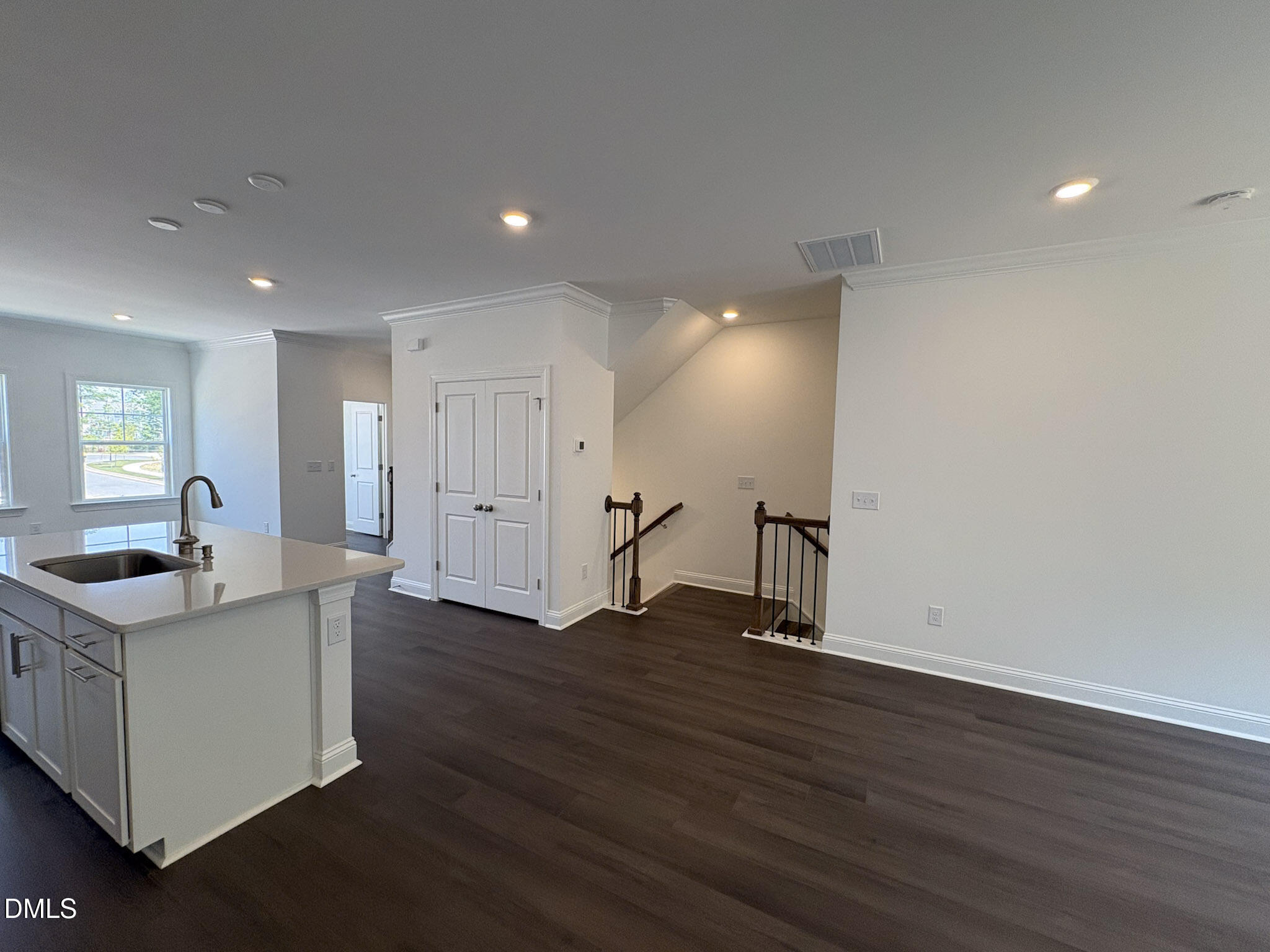 2865 Foster Woods Drive Property Photo 7