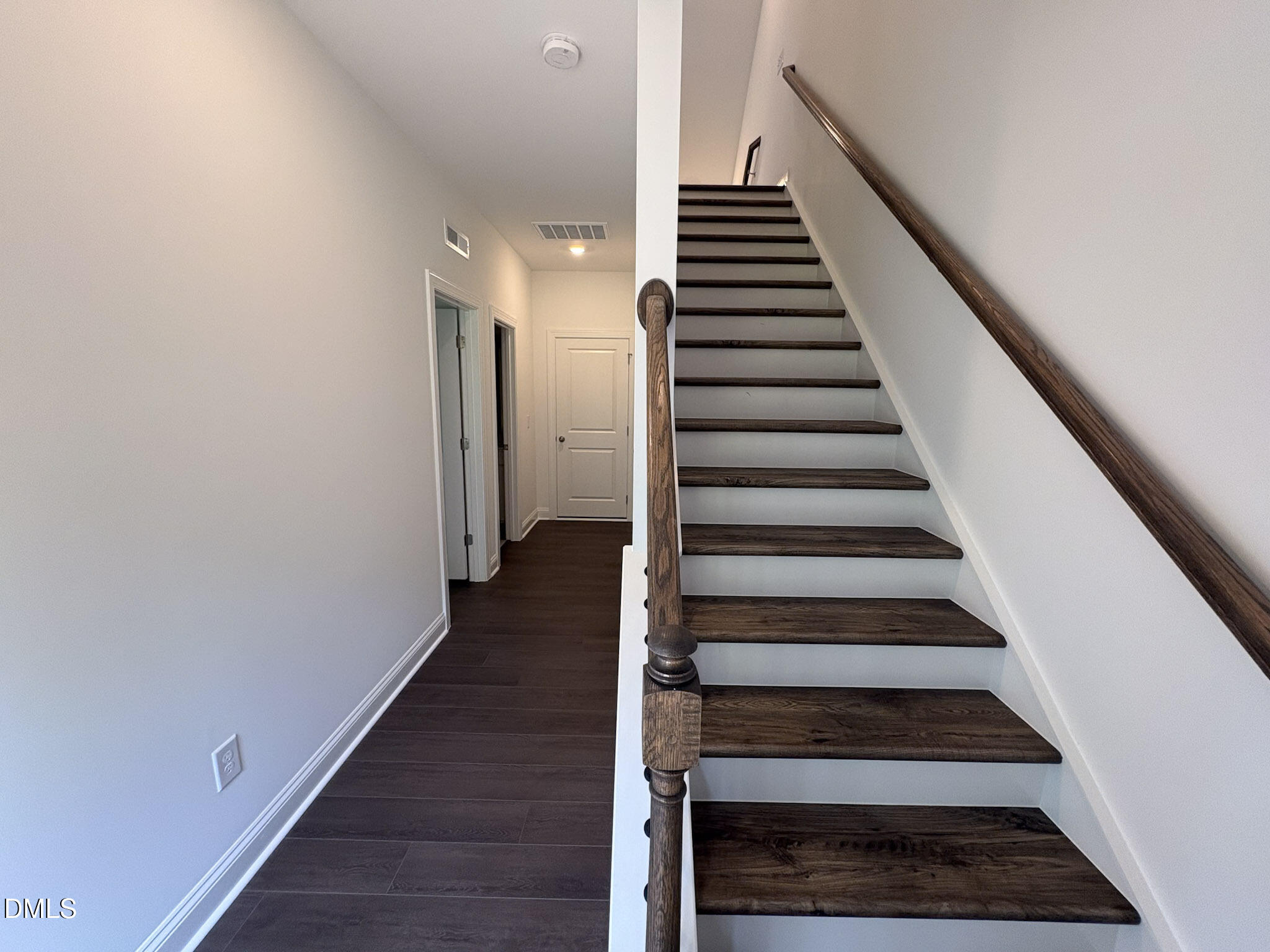 2865 Foster Woods Drive Property Photo 10