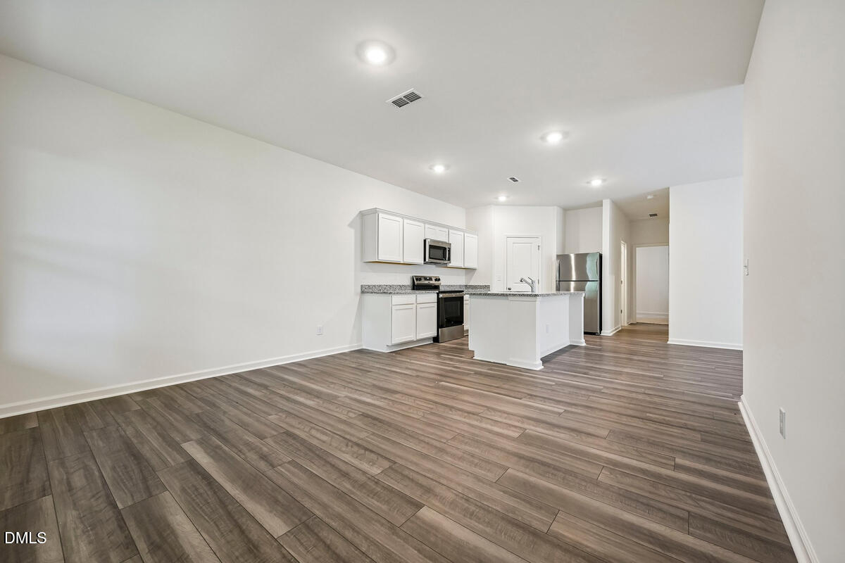 863 Hanford Landing Drive Property Photo 8