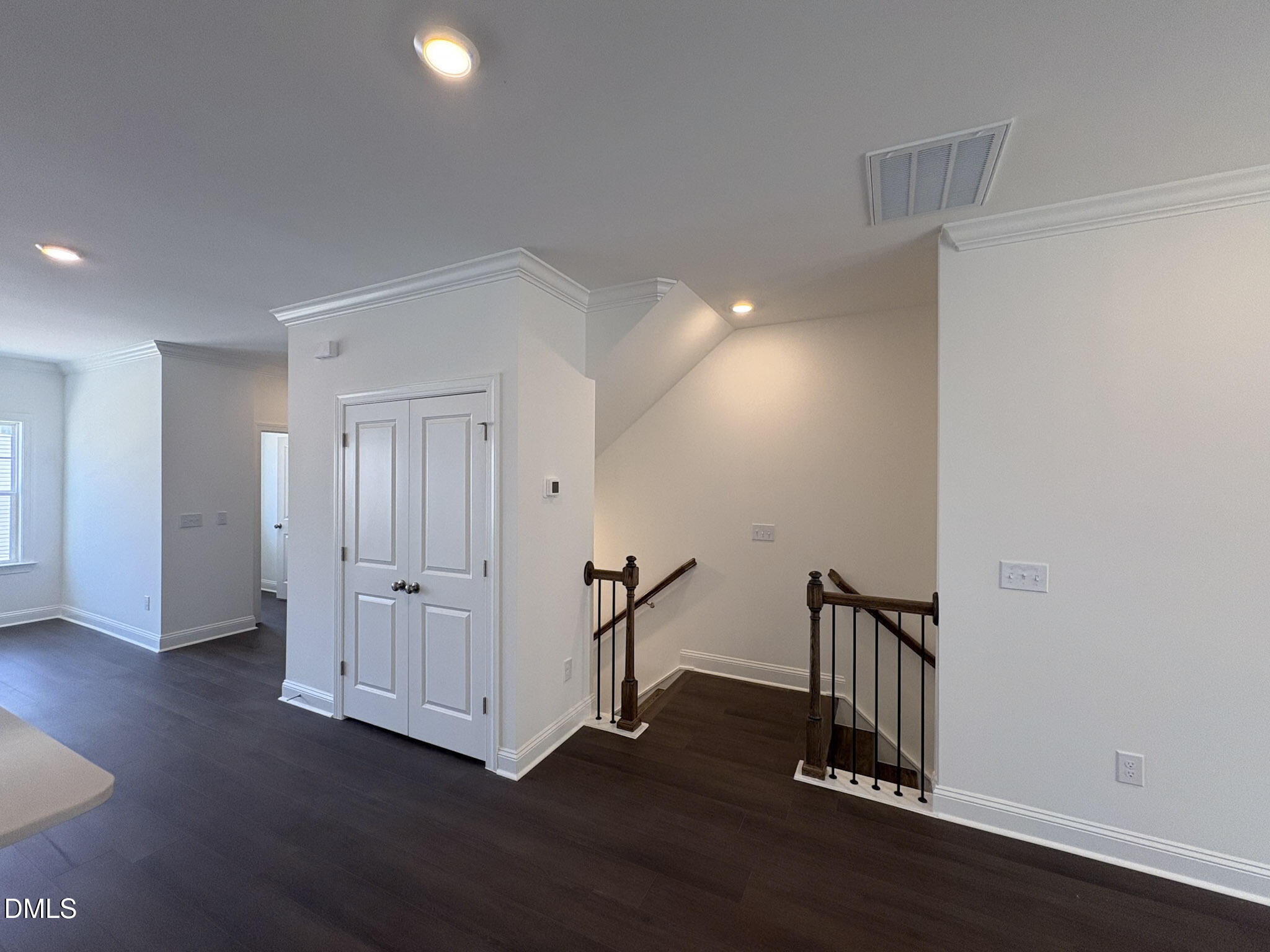 2867 Foster Woods Drive Property Photo 8