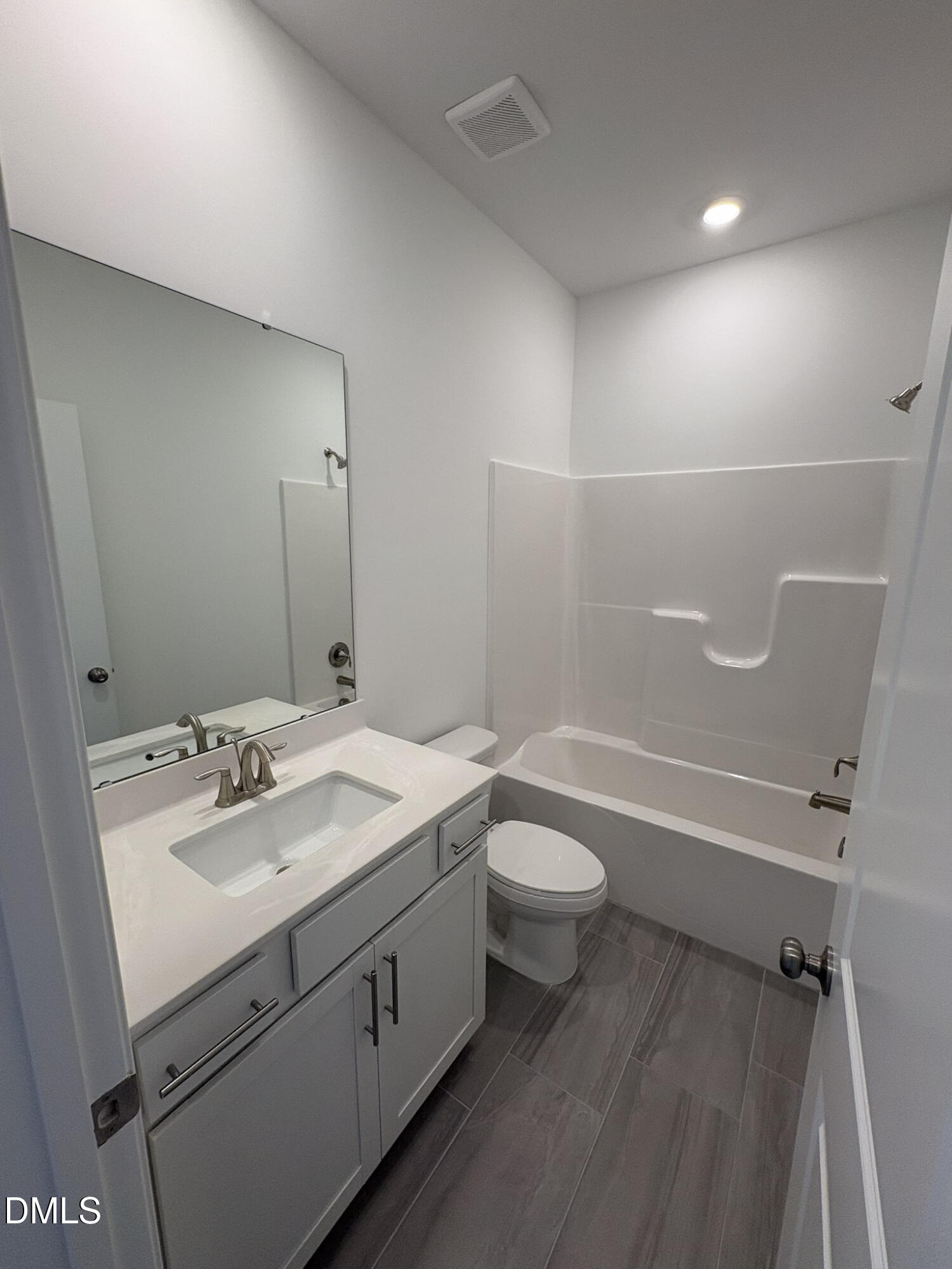 2867 Foster Woods Drive Property Photo 20