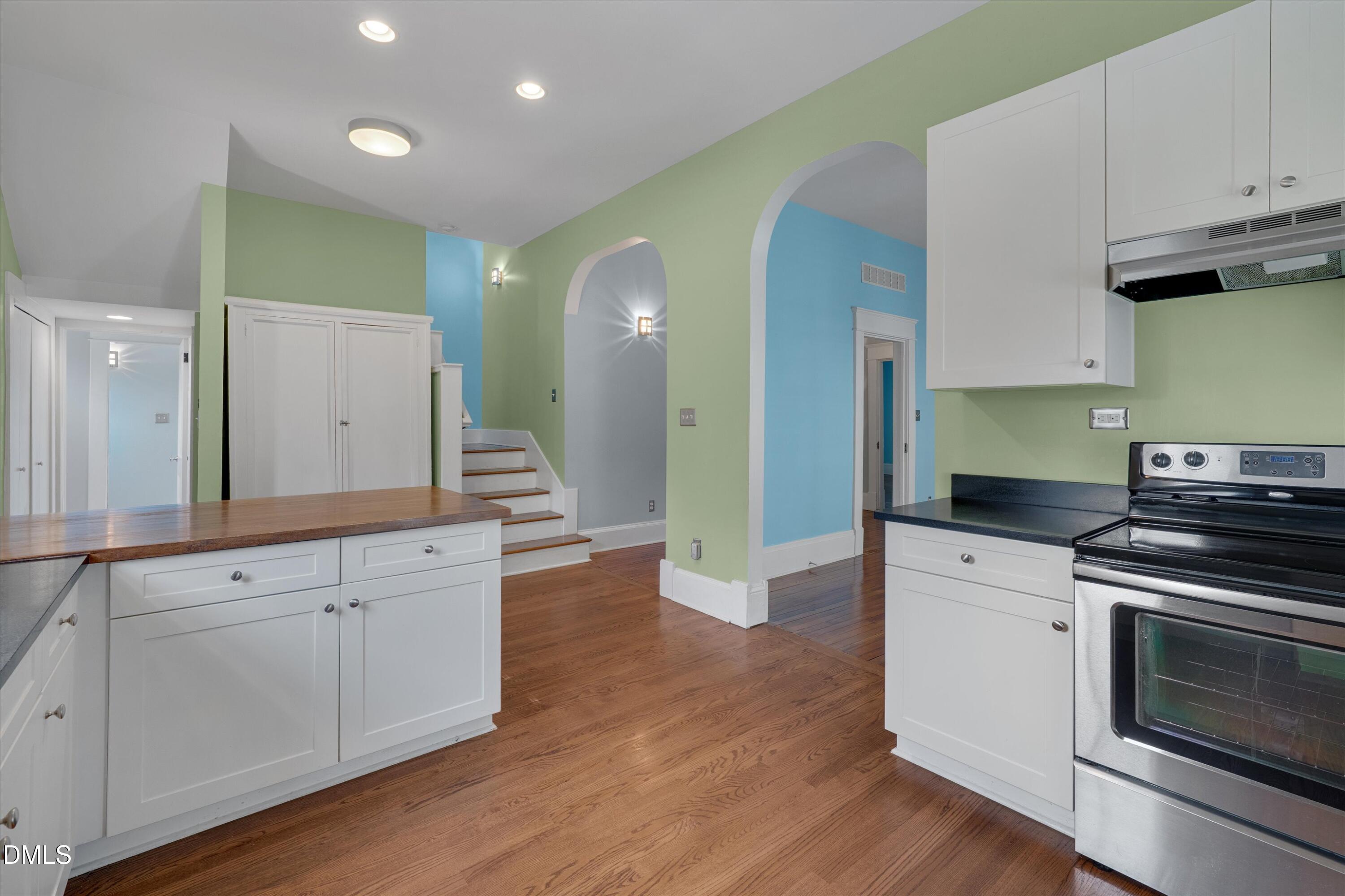 1412 N Roxboro Street Property Photo 10