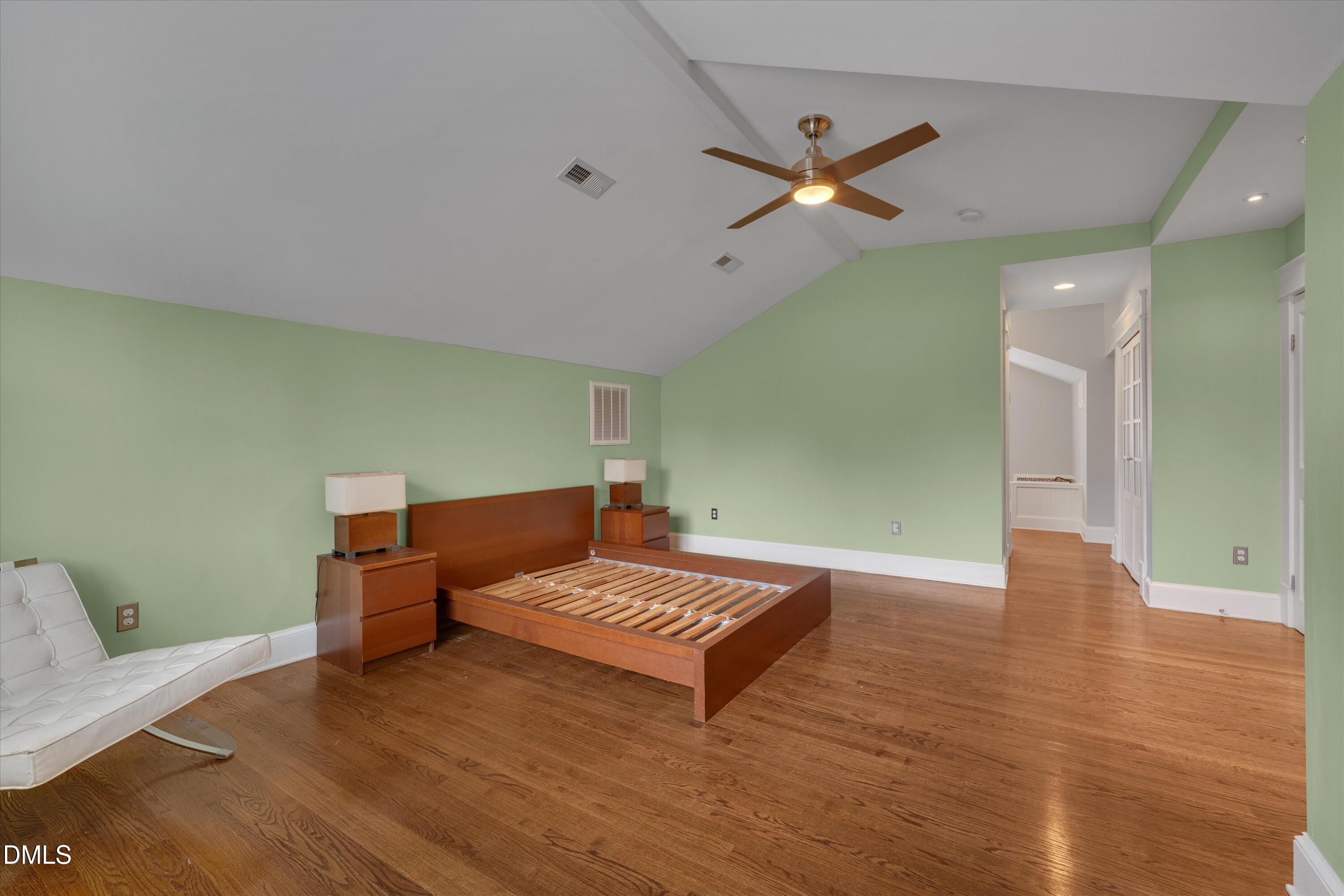 1412 N Roxboro Street Property Photo 31